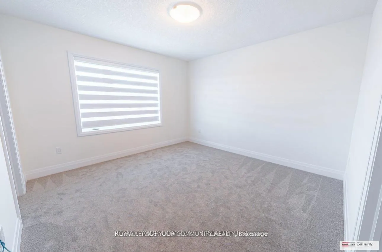 Photo 5 of 37 Lily Lane, Guelph, Clairfields/Hanlon Business Park — HOMEH