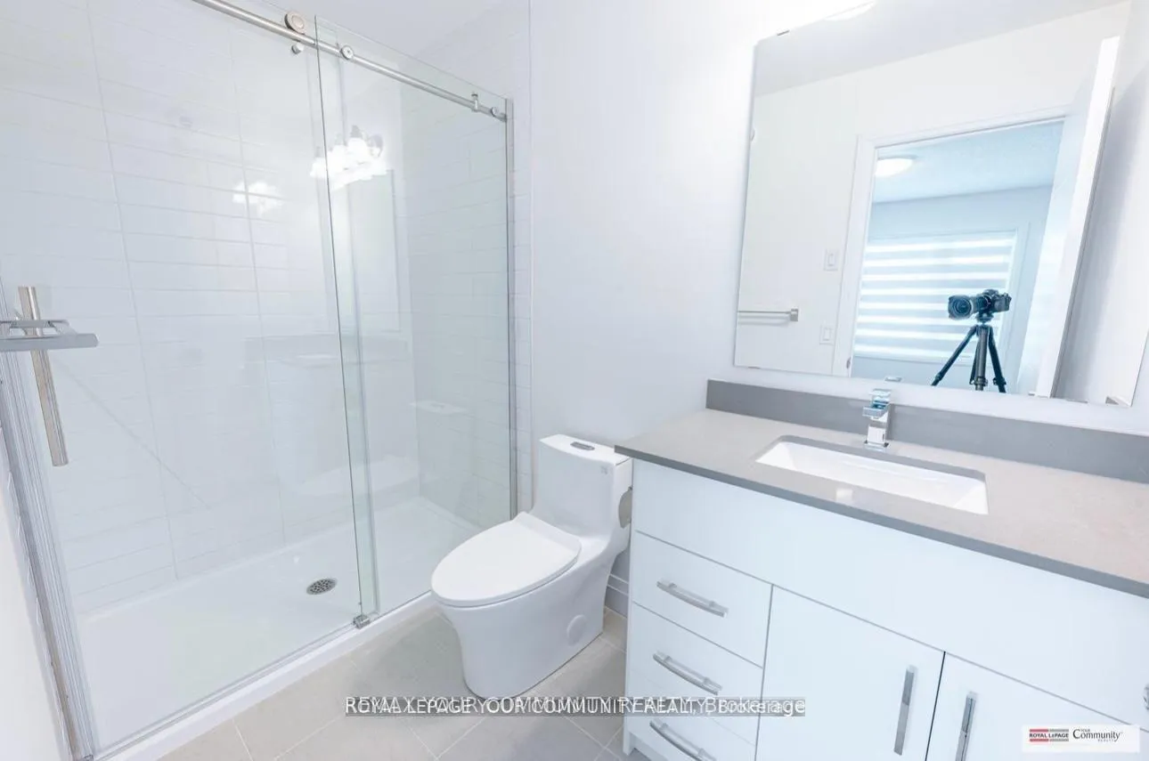 Photo 7 of 37 Lily Lane, Guelph, Clairfields/Hanlon Business Park — HOMEH