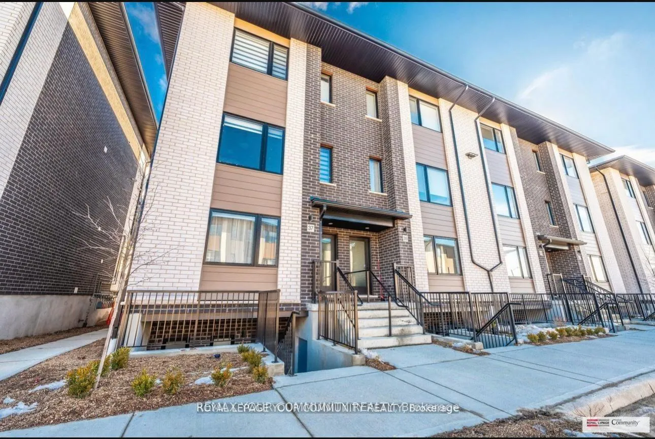Photo 21 of 37 Lily Lane, Guelph, Clairfields/Hanlon Business Park — HOMEH