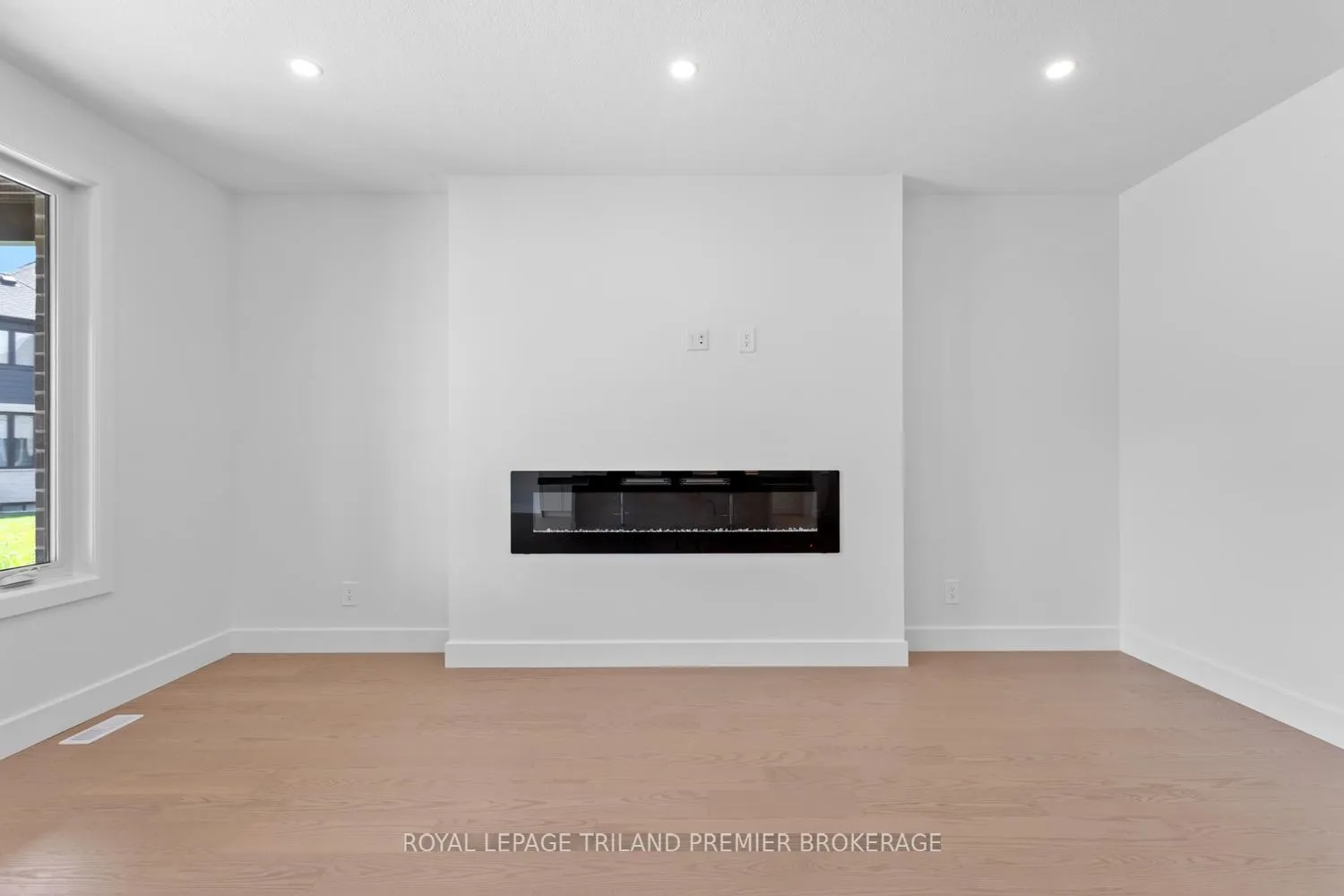 Photo 11 of 1378 Bush Hill Link, London, North S — HOMEH