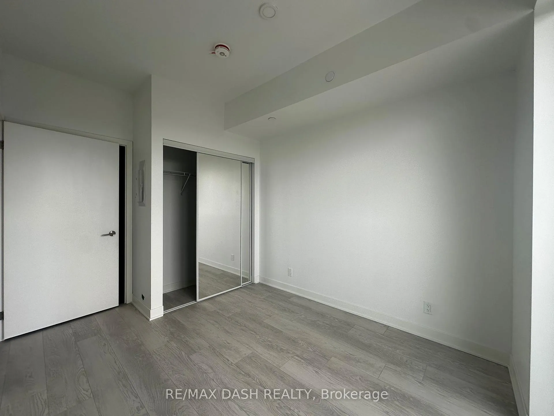 Photo 8 of Unit 506, 10 Flavelle Trail, Vaughan, Steeles West Industrial — HOMEH