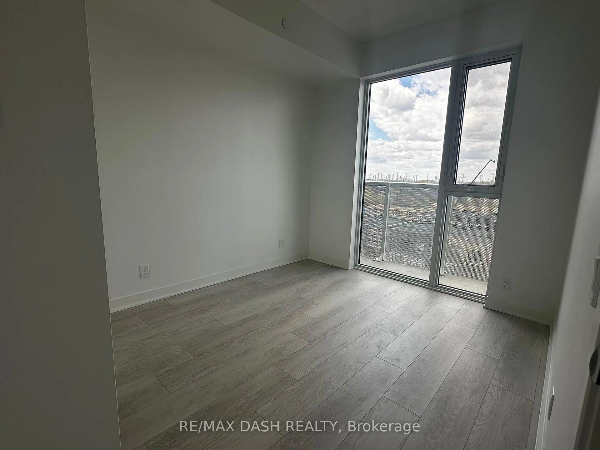 Photo 9 of Unit 506, 10 Flavelle Trail, Vaughan, Steeles West Industrial — HOMEH