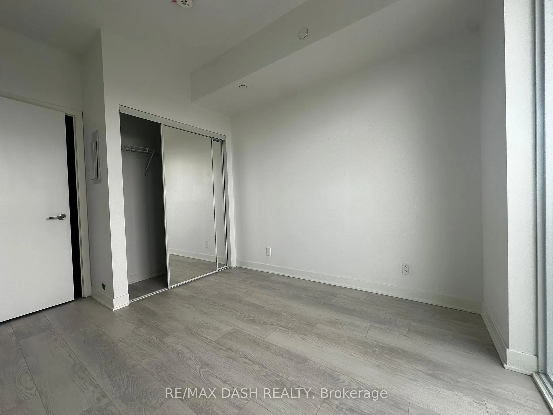 Photo 11 of Unit 506, 10 Flavelle Trail, Vaughan, Steeles West Industrial — HOMEH