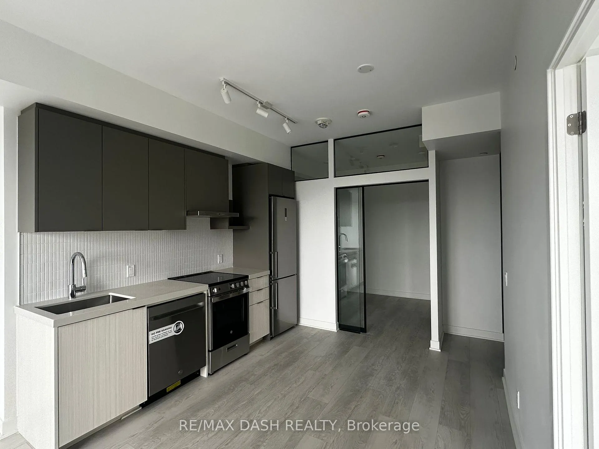Photo 12 of Unit 506, 10 Flavelle Trail, Vaughan, Steeles West Industrial — HOMEH