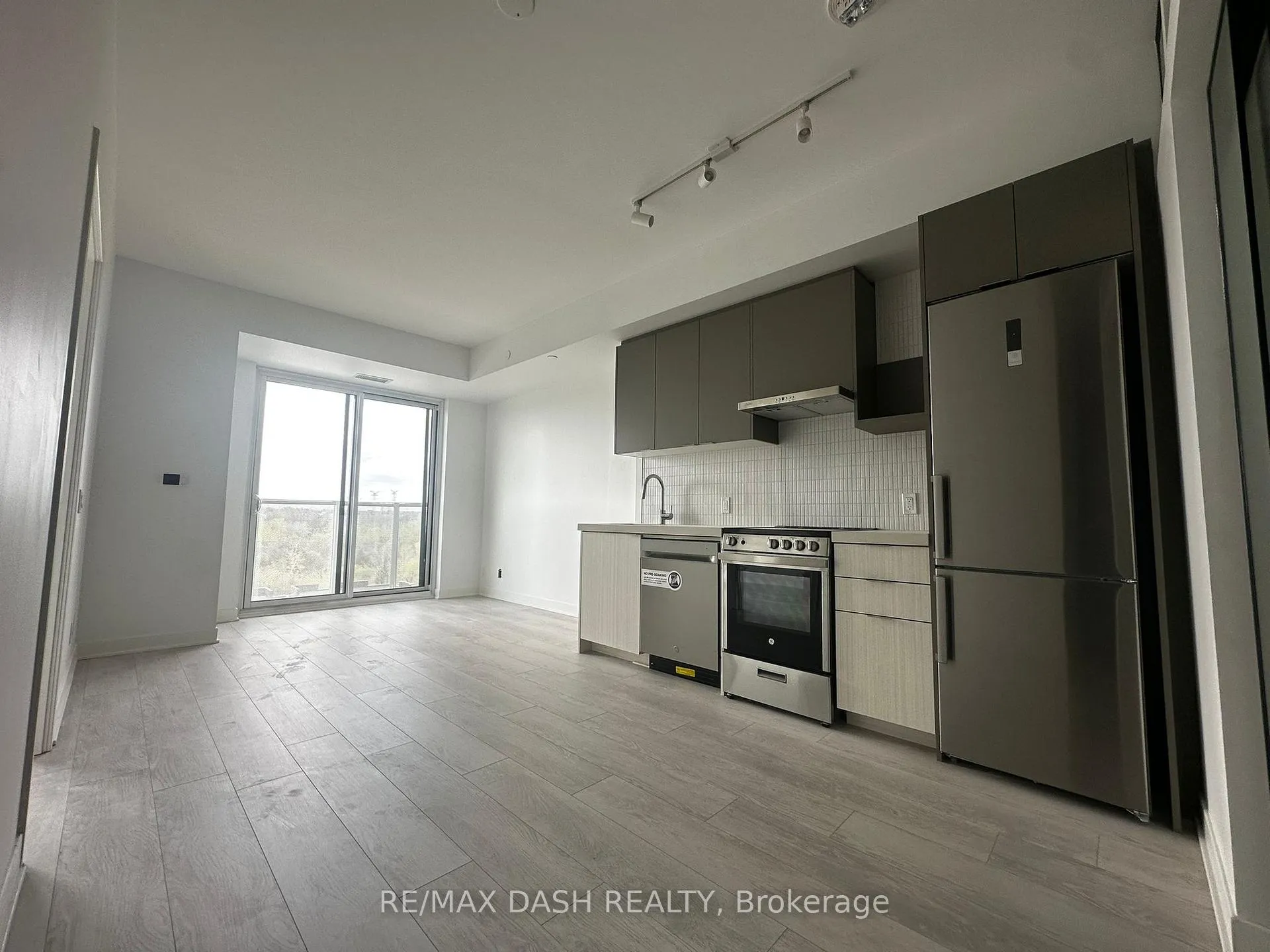 Photo 14 of Unit 506, 10 Flavelle Trail, Vaughan, Steeles West Industrial — HOMEH