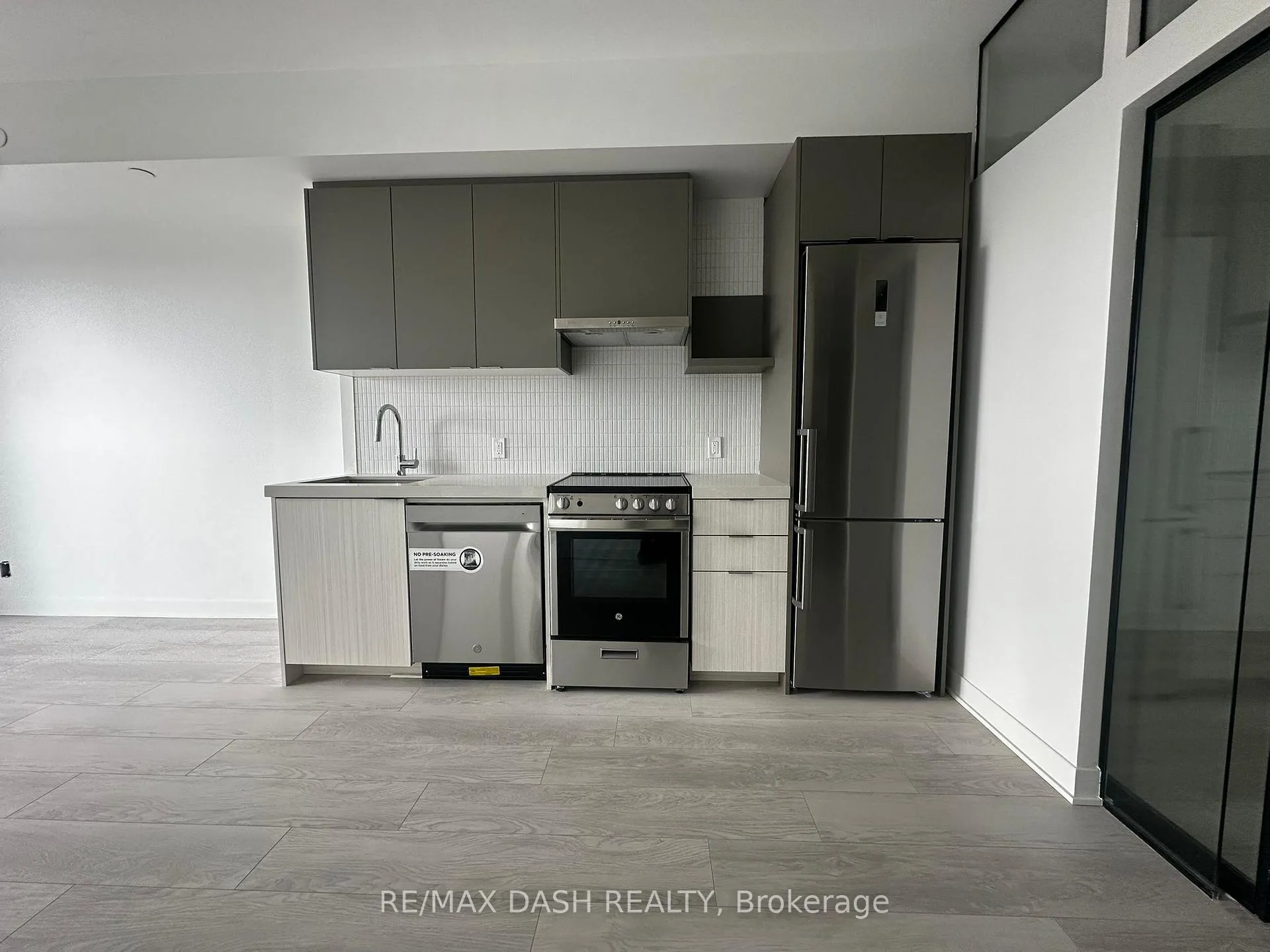 Photo 15 of Unit 506, 10 Flavelle Trail, Vaughan, Steeles West Industrial — HOMEH