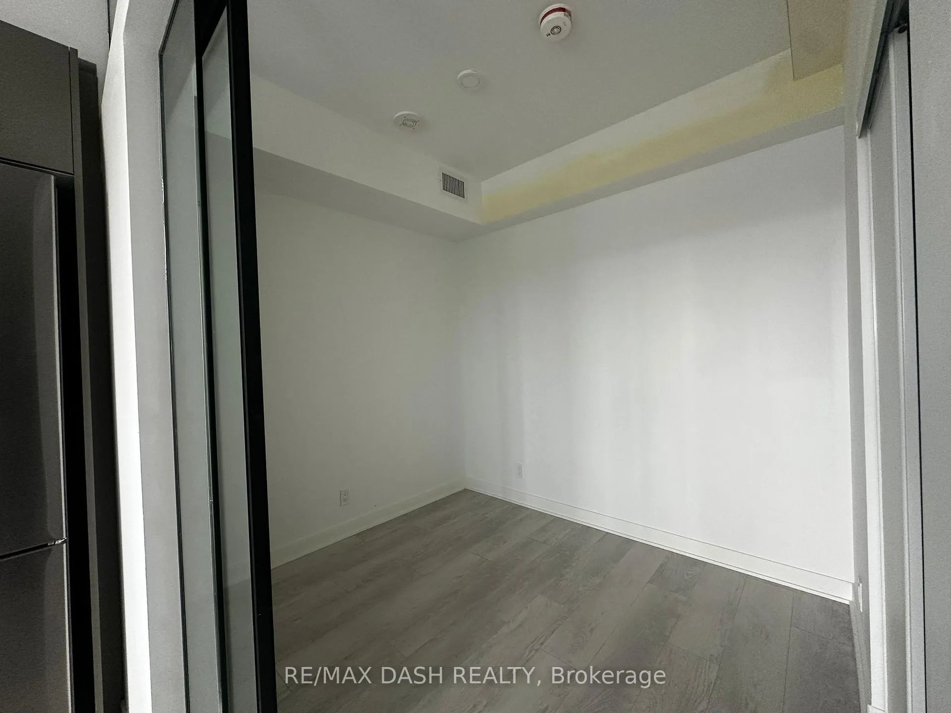 Photo 16 of Unit 506, 10 Flavelle Trail, Vaughan, Steeles West Industrial — HOMEH