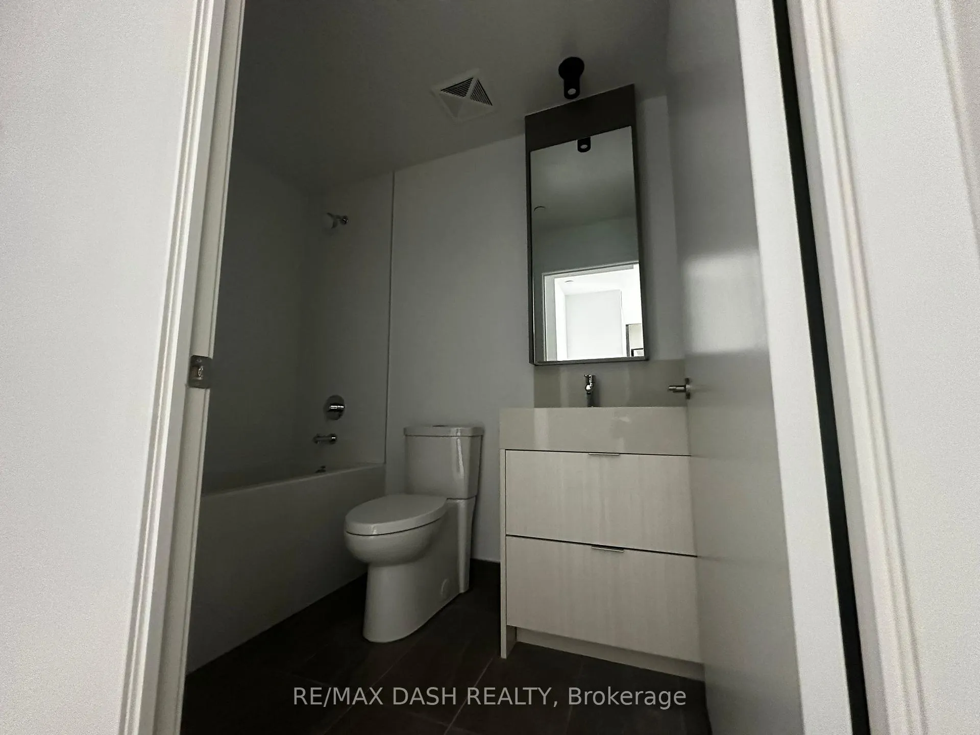 Photo 17 of Unit 506, 10 Flavelle Trail, Vaughan, Steeles West Industrial — HOMEH