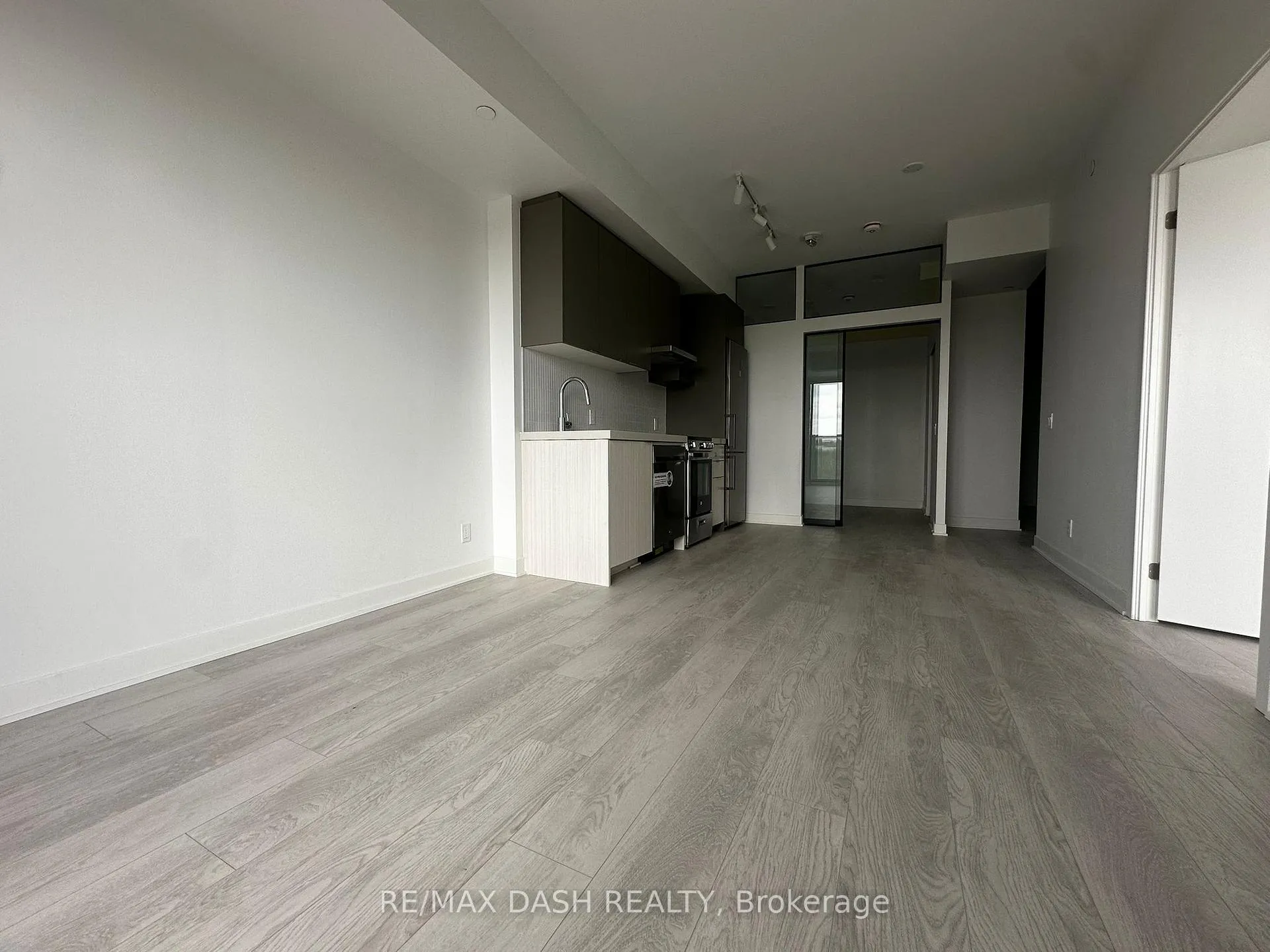 Photo 20 of Unit 506, 10 Flavelle Trail, Vaughan, Steeles West Industrial — HOMEH
