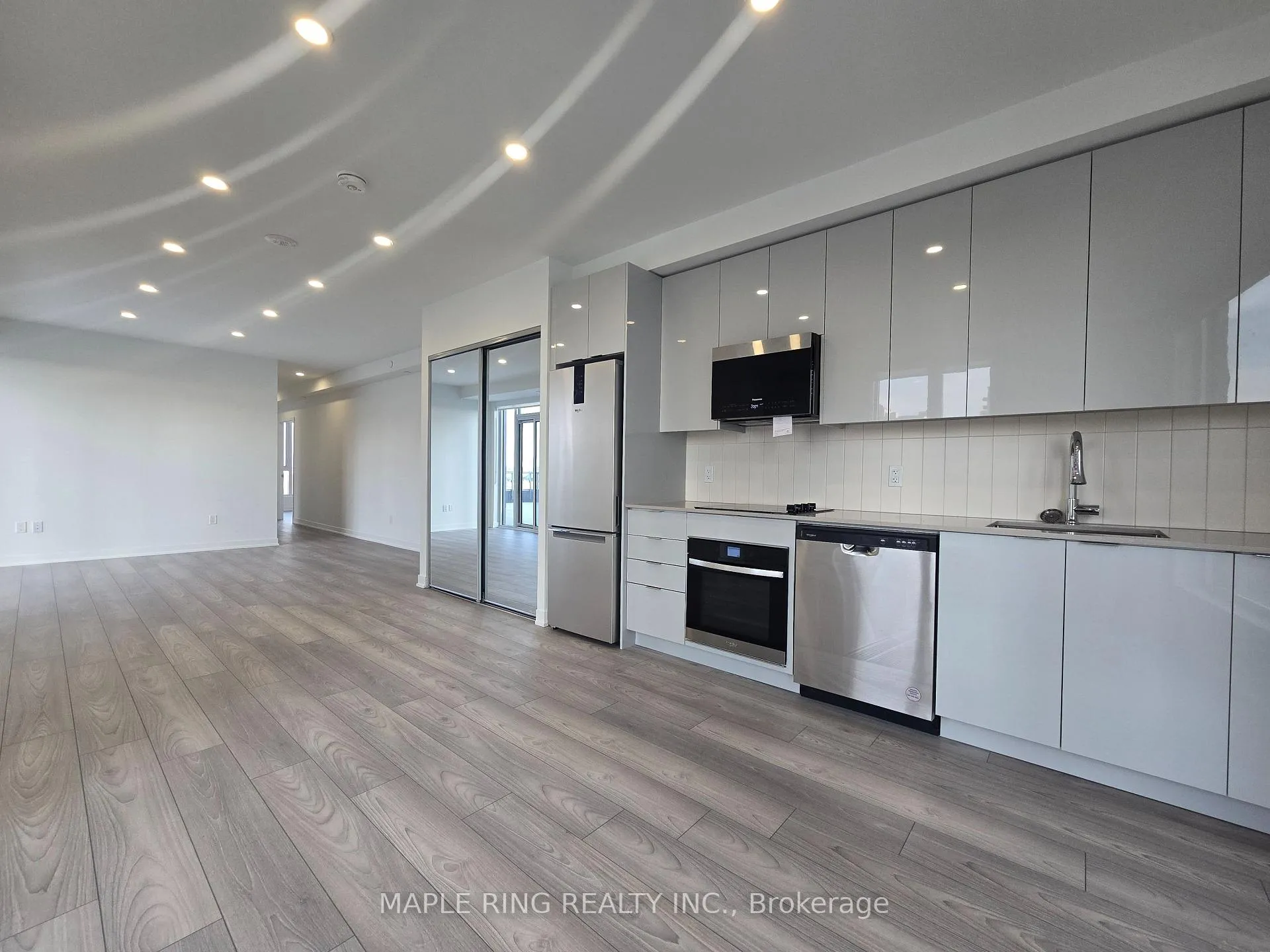 Photo 1 of Unit 506, 474 Caldari Road, Vaughan, Concord — HOMEH