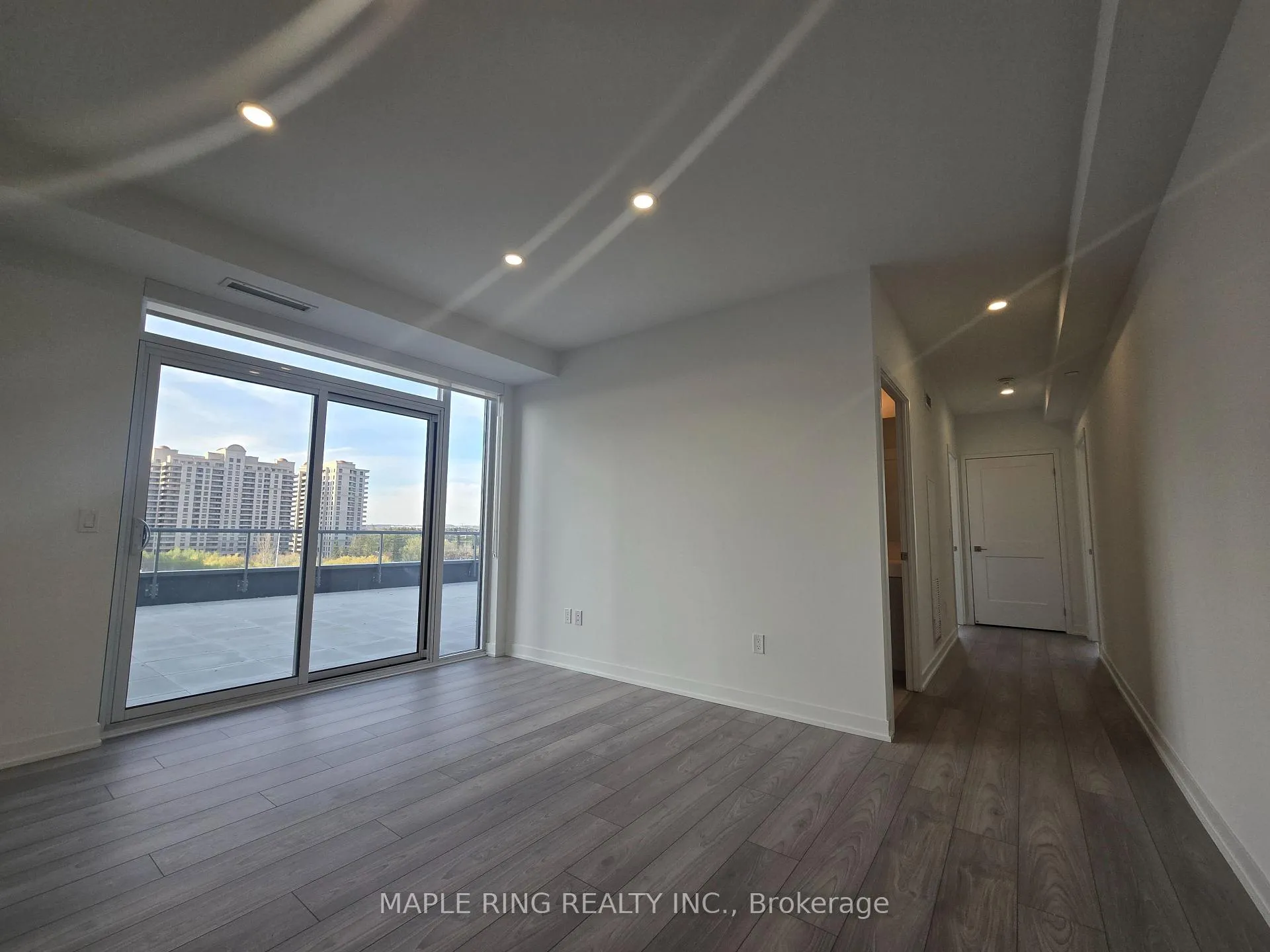 Photo 4 of Unit 506, 474 Caldari Road, Vaughan, Concord — HOMEH