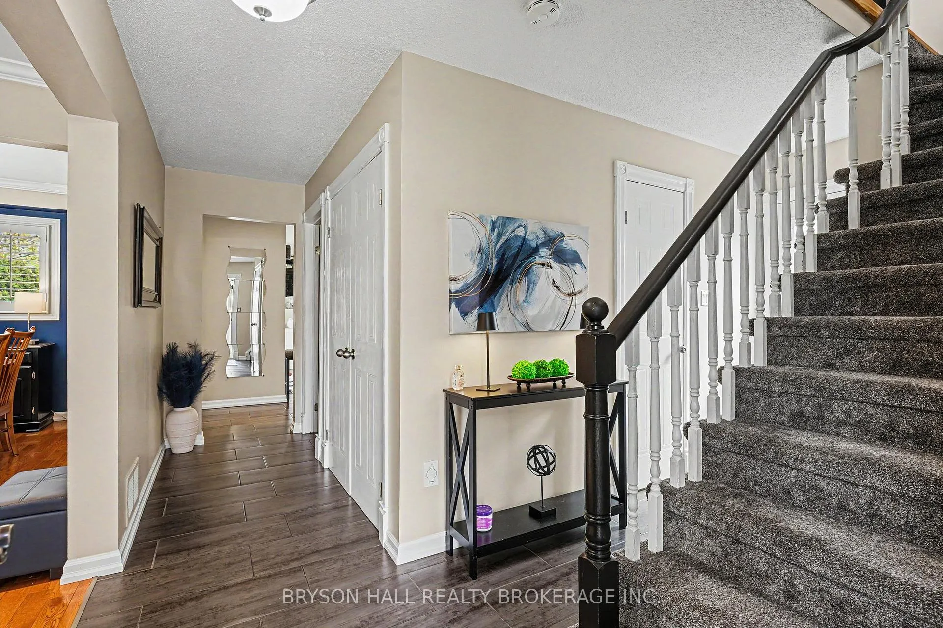 Photo 3 of 2122 Hunt Crescent, Burlington, Headon — HOMEH