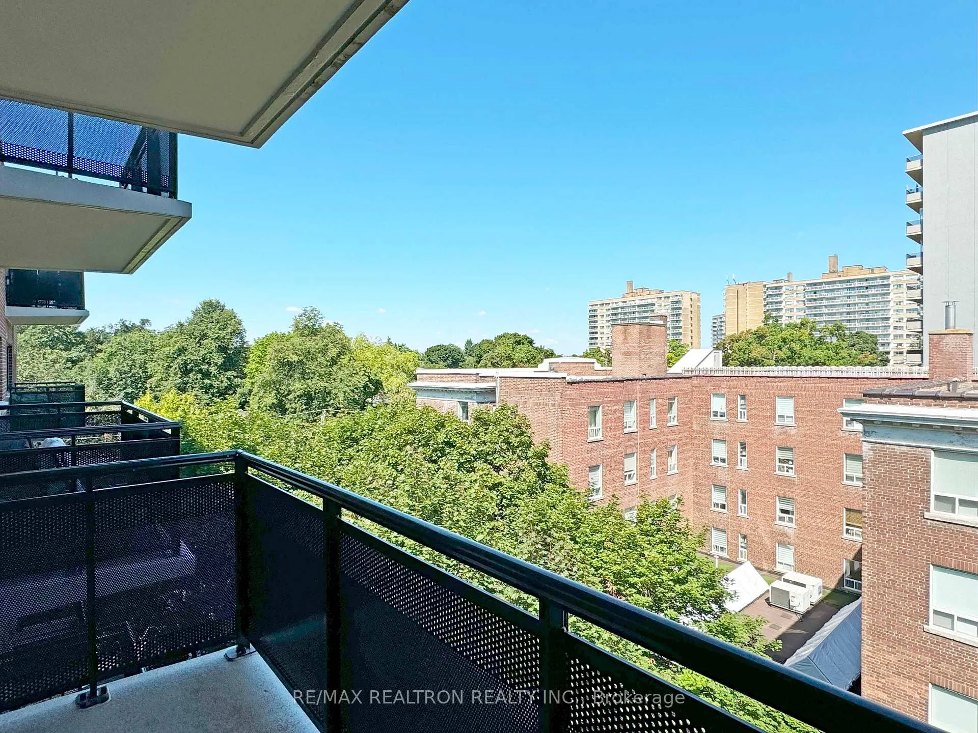 Photo 9 of Unit 601, 95 Lawton Boulevard, Toronto, Yonge-St. Clair — HOMEH