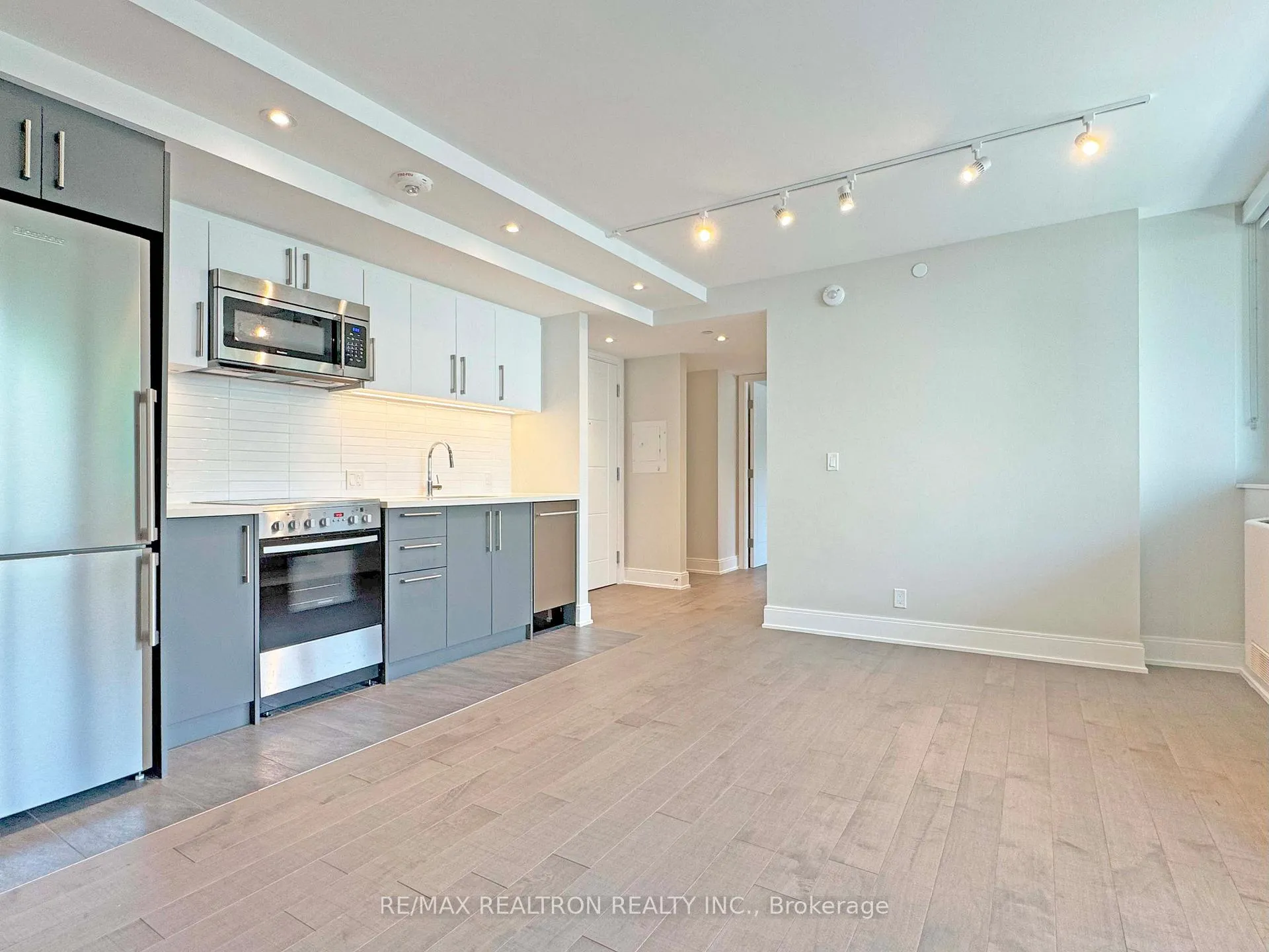 Photo 8 of Unit 203, 11 Walmer Road, Toronto, The Annex — HOMEH