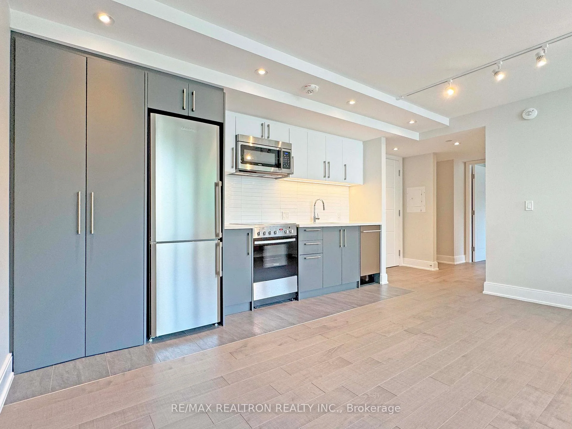 Photo 10 of Unit 203, 11 Walmer Road, Toronto, The Annex — HOMEH