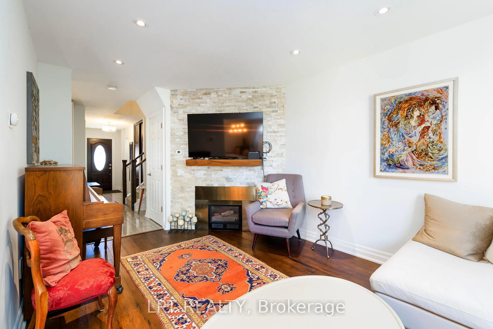 Photo 7 of 6 Odin Crescent, Aurora, Aurora Village — HOMEH