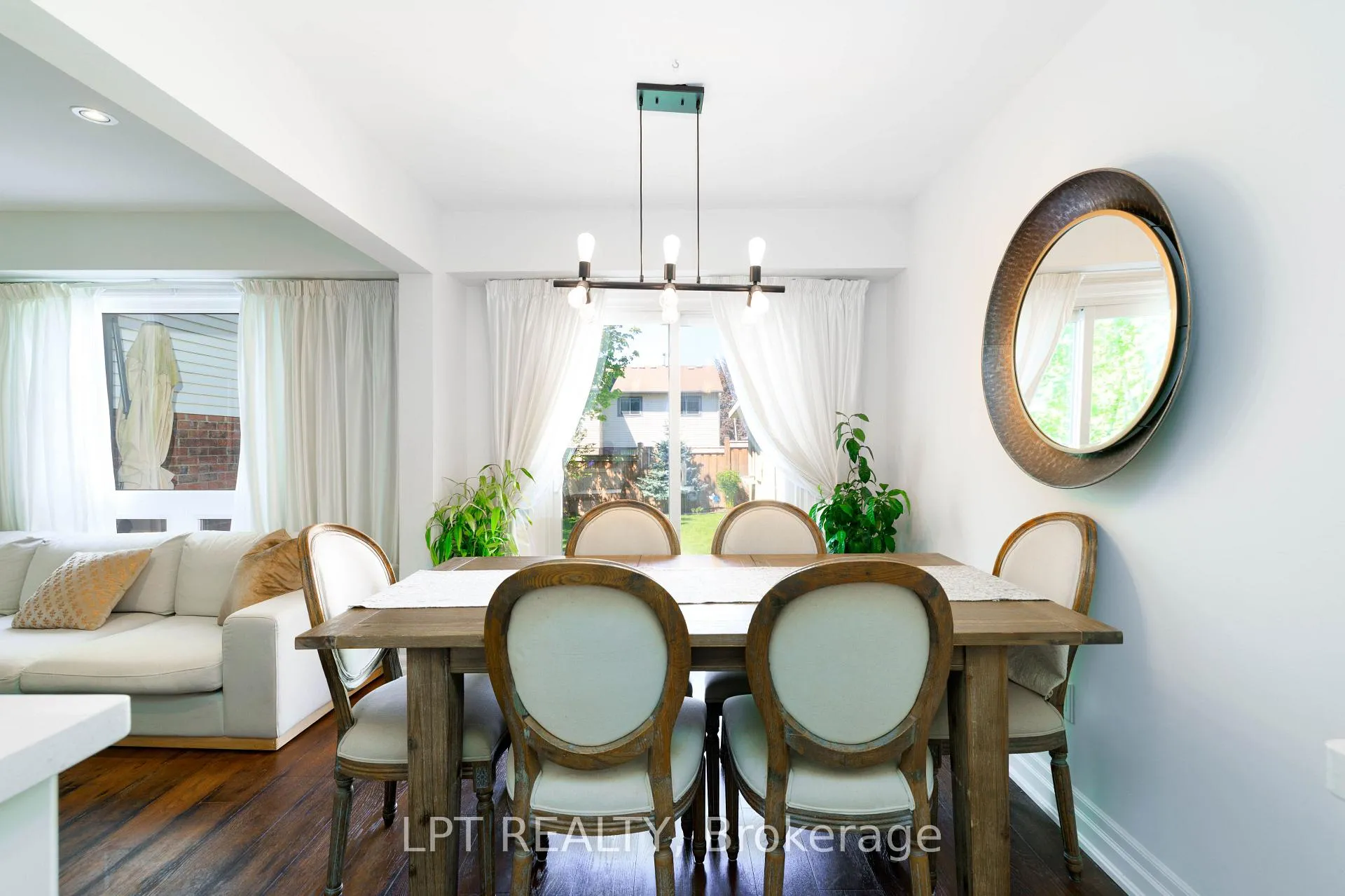 Photo 9 of 6 Odin Crescent, Aurora, Aurora Village — HOMEH