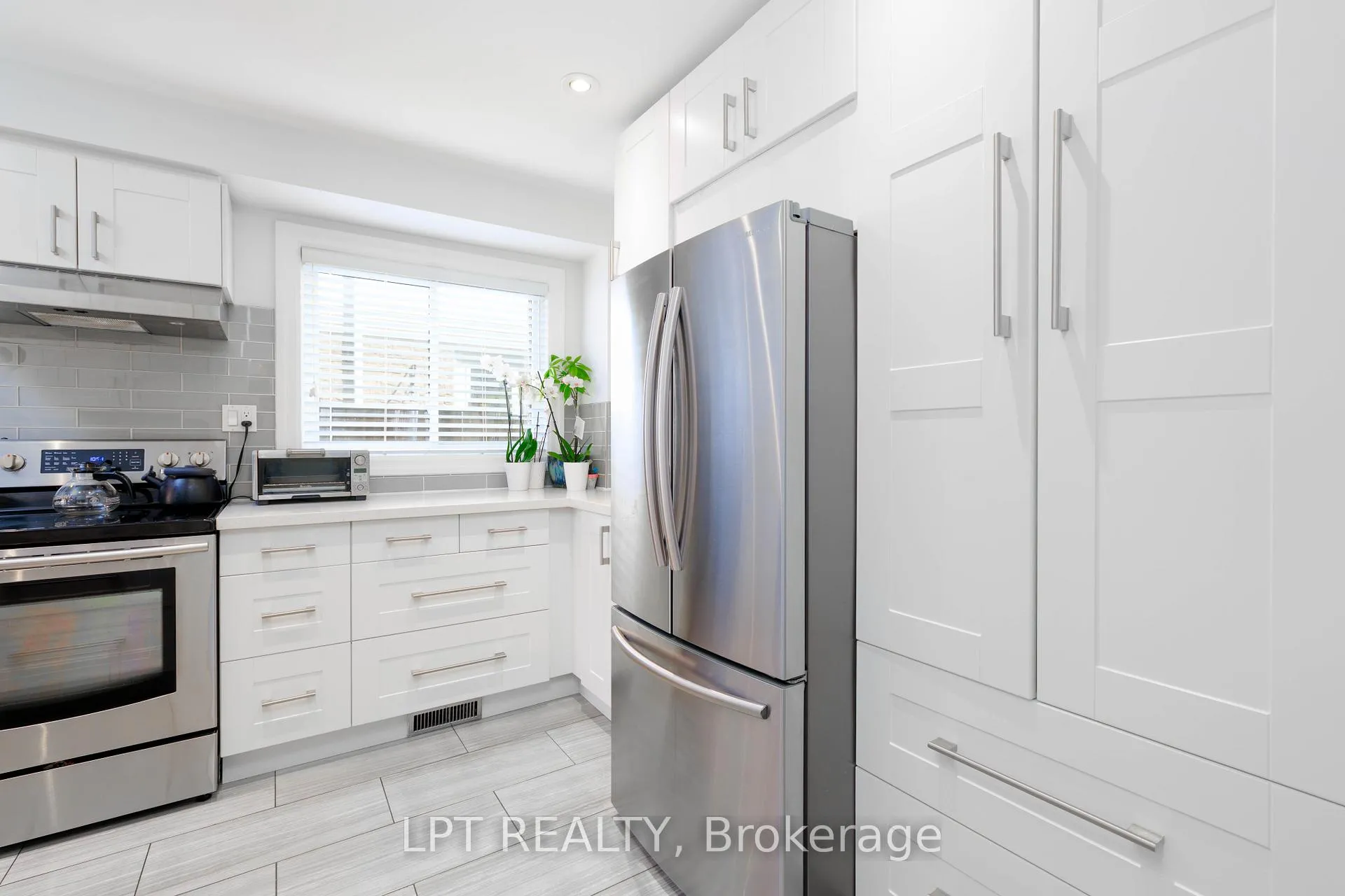 Photo 12 of 6 Odin Crescent, Aurora, Aurora Village — HOMEH