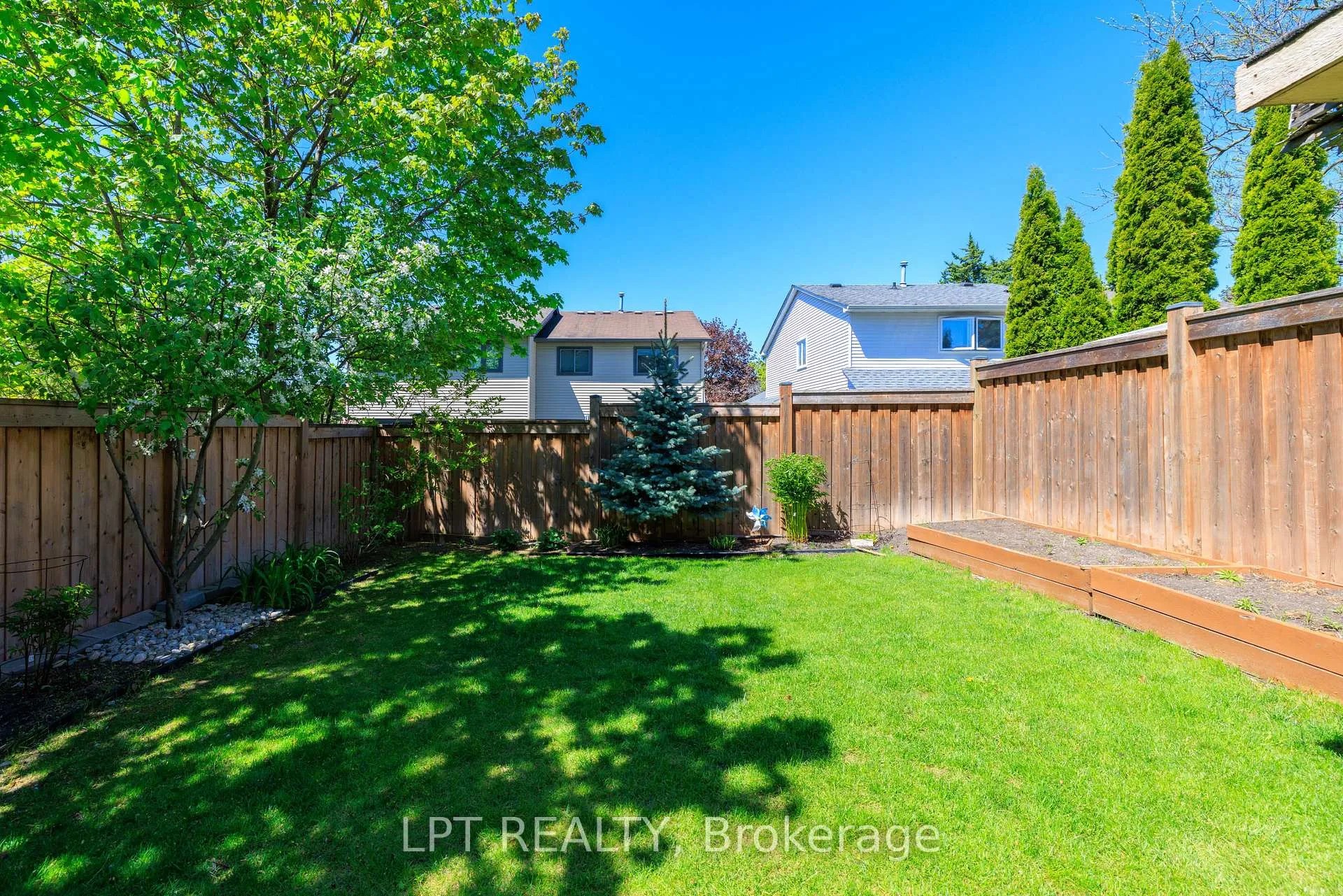 Photo 33 of 6 Odin Crescent, Aurora, Aurora Village — HOMEH