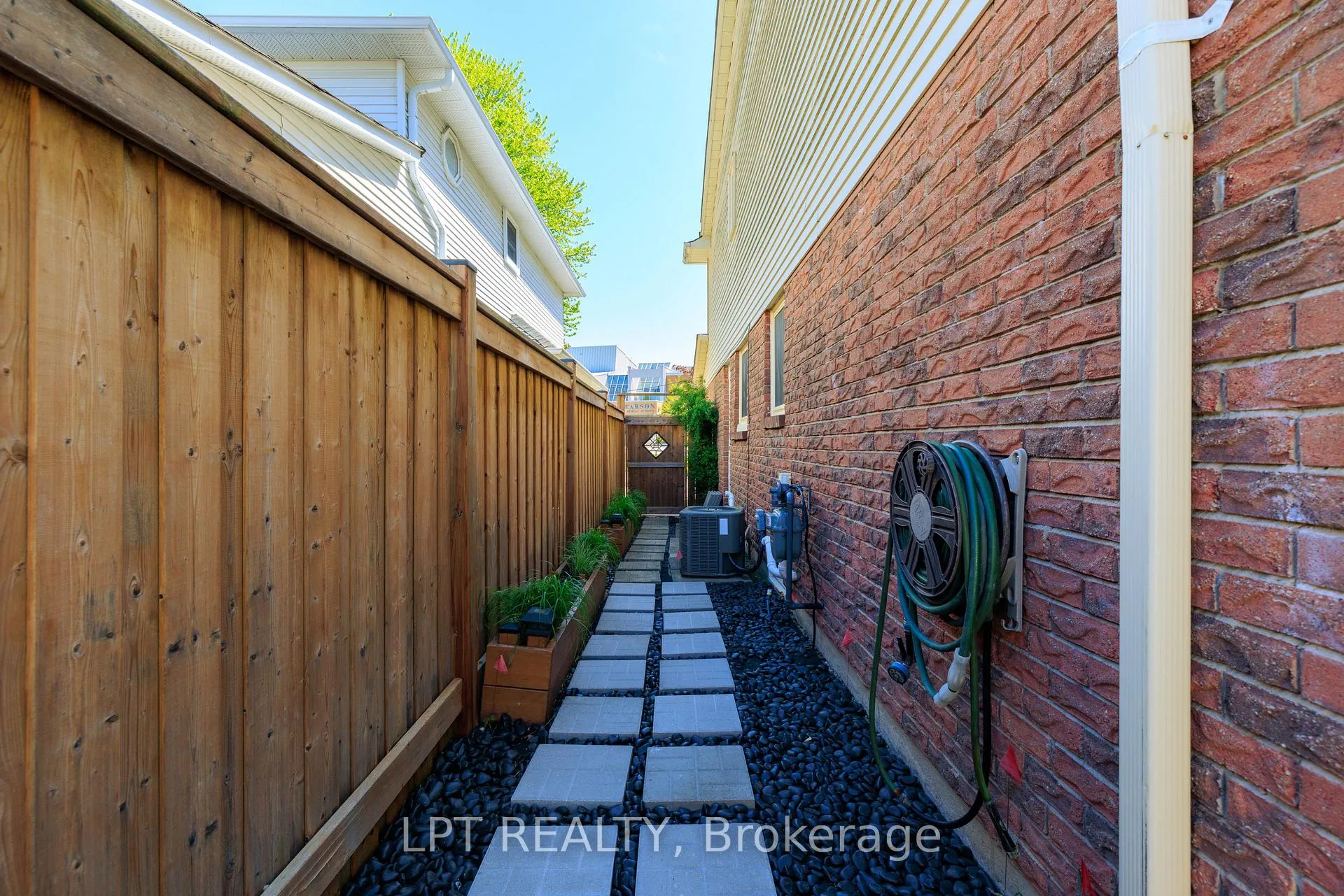 Photo 35 of 6 Odin Crescent, Aurora, Aurora Village — HOMEH