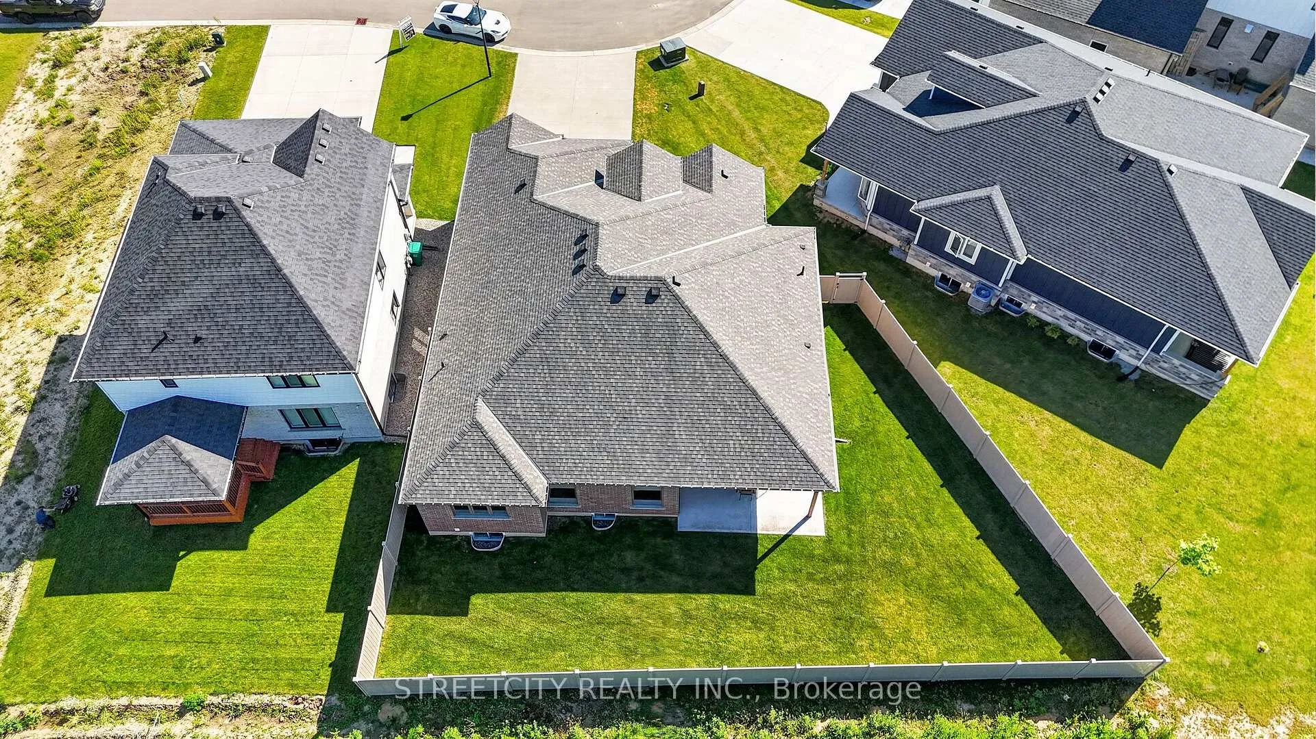Photo 43 of 14 Rea Court, Southwold, Talbotville — HOMEH