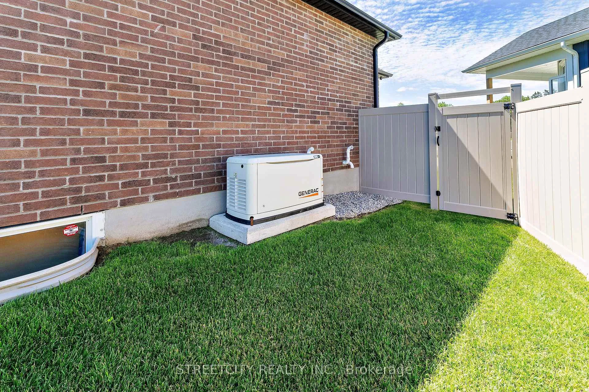 Photo 50 of 14 Rea Court, Southwold, Talbotville — HOMEH