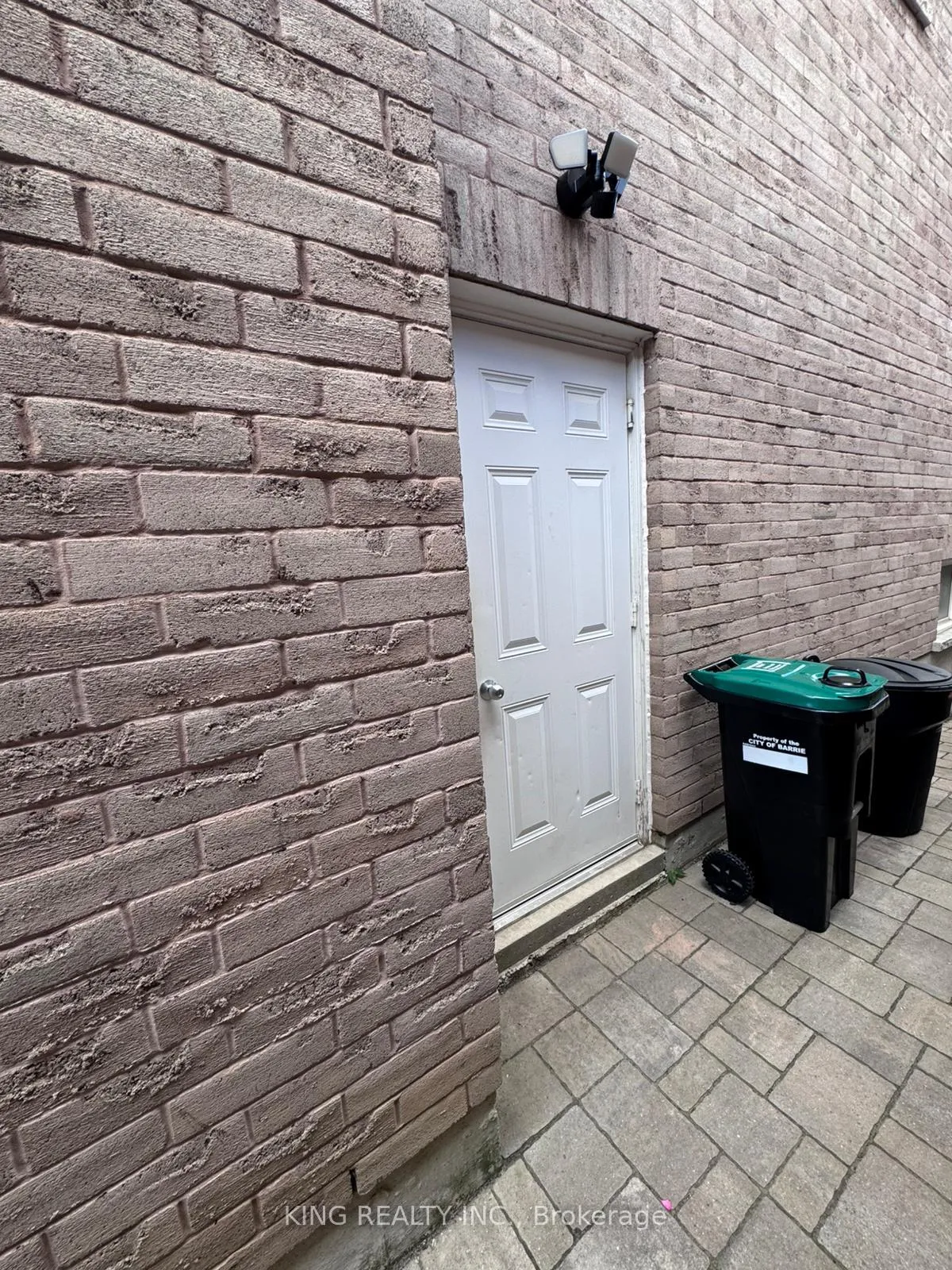 Photo 2 of 10 Humber Street E, Barrie, Ardagh — HOMEH