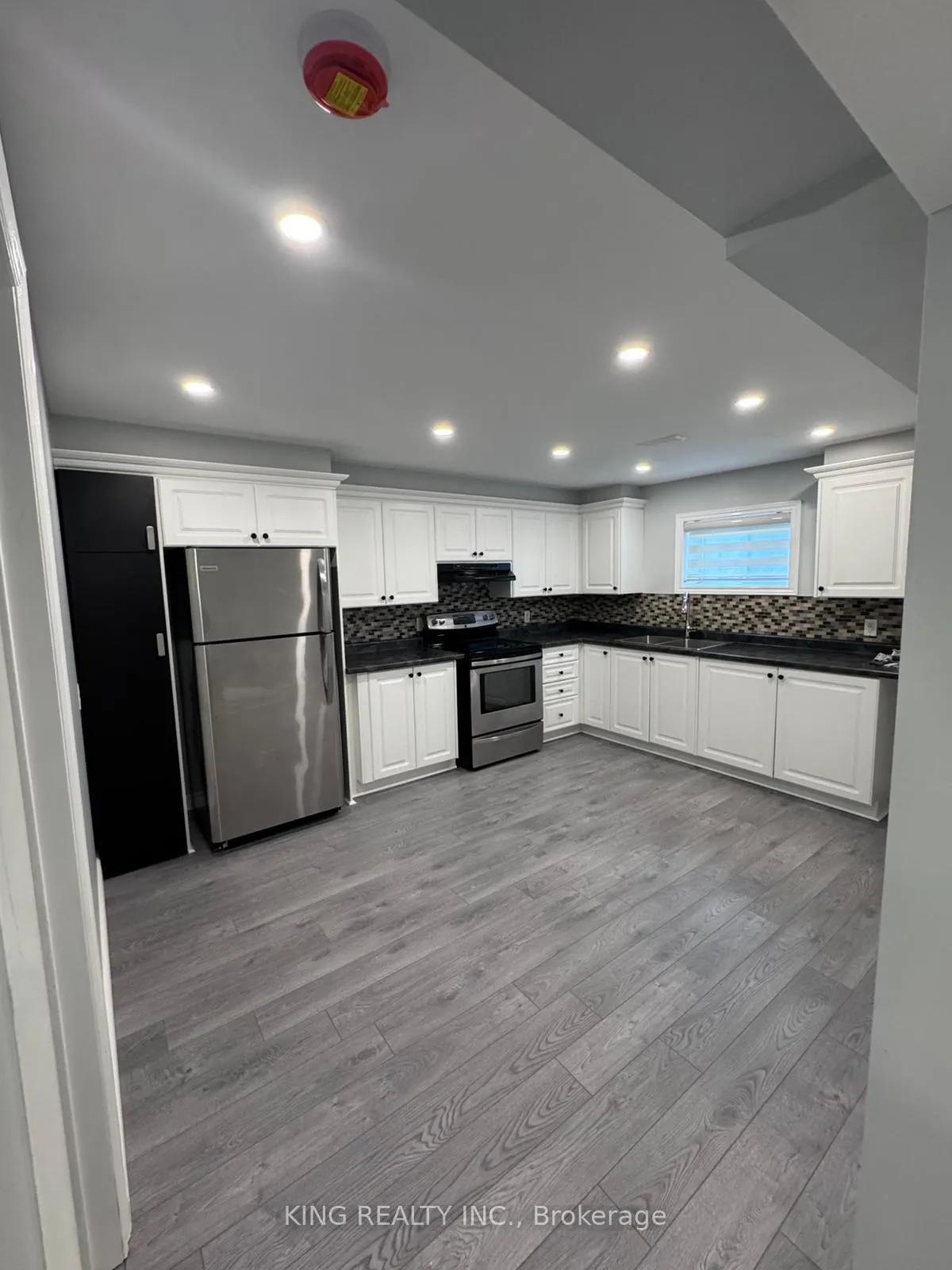 Photo 4 of 10 Humber Street E, Barrie, Ardagh — HOMEH
