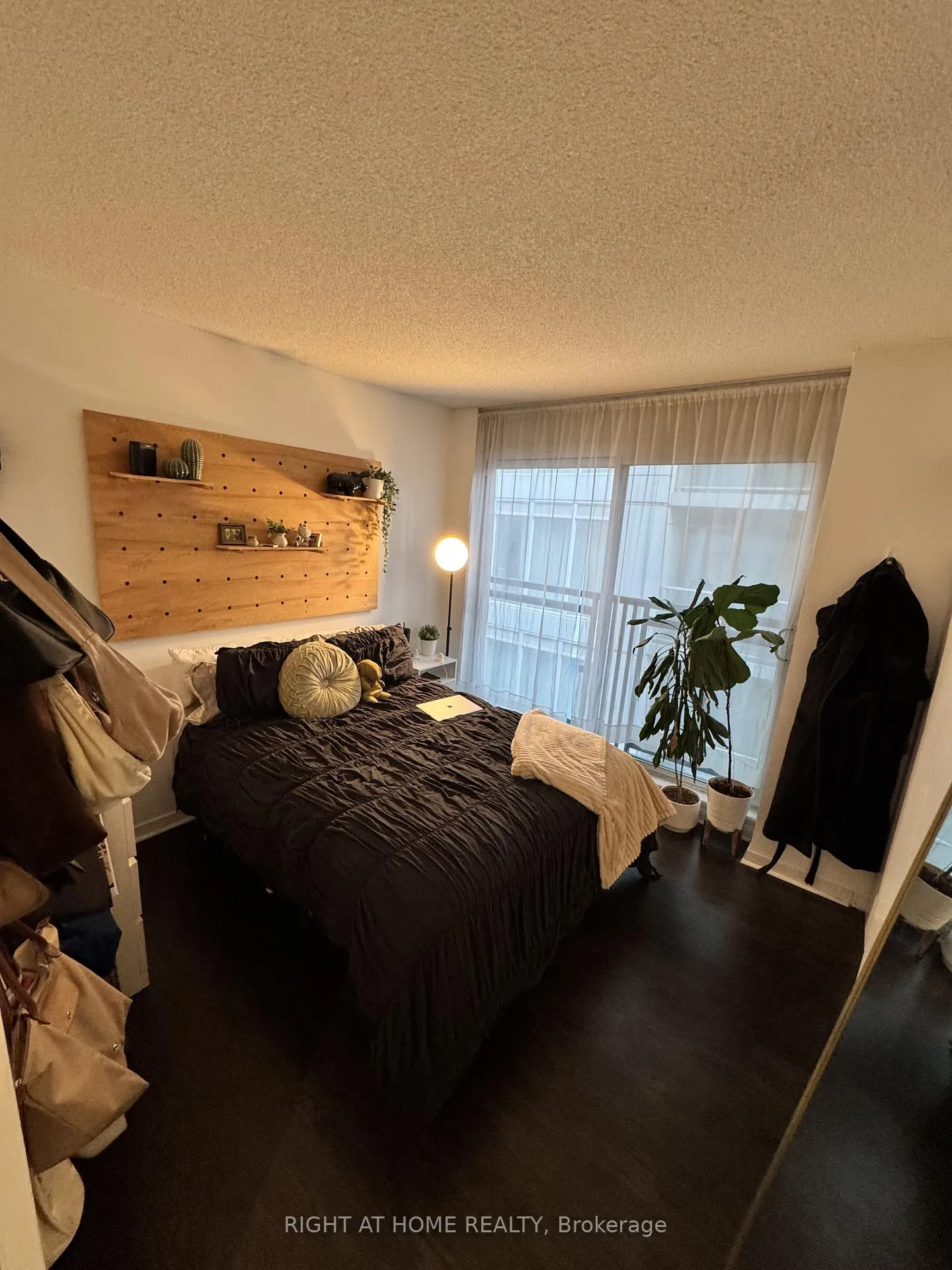 Photo 3 of Unit 1013, 75 Dalhousie Street, Toronto, Church-Yonge Corridor — HOMEH