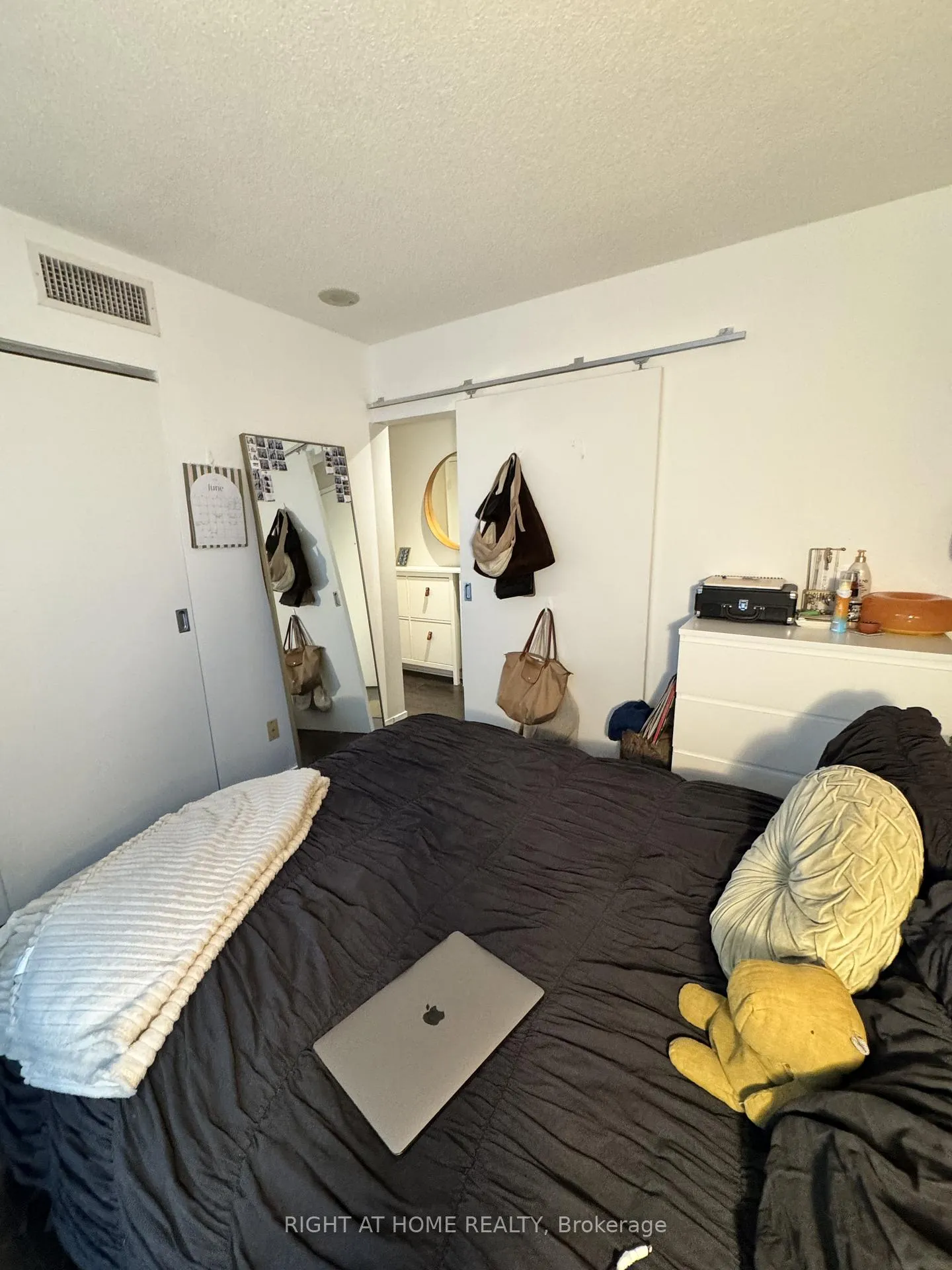 Photo 4 of Unit 1013, 75 Dalhousie Street, Toronto, Church-Yonge Corridor — HOMEH