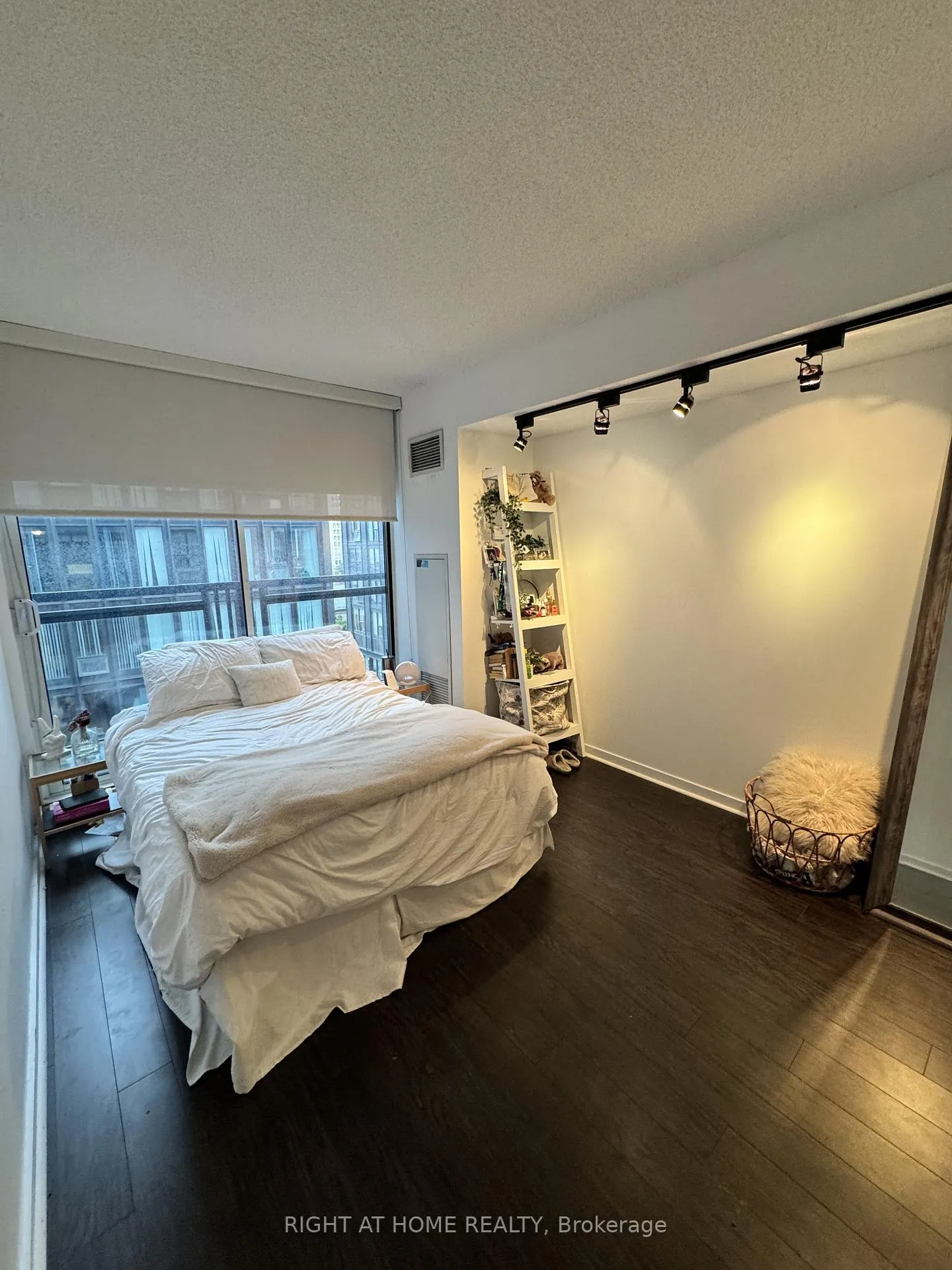 Photo 11 of Unit 1013, 75 Dalhousie Street, Toronto, Church-Yonge Corridor — HOMEH