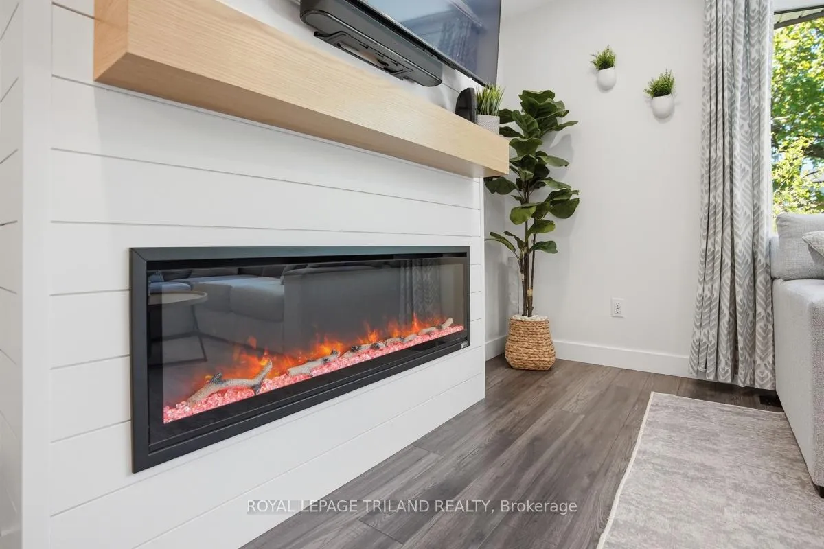 Photo 7 of 255 Highview Crescent, London, South O — HOMEH