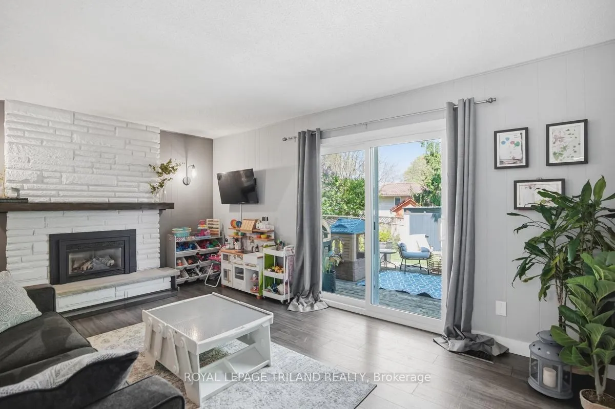 Photo 17 of 255 Highview Crescent, London, South O — HOMEH