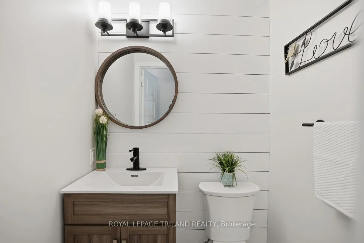 Photo 19 of 255 Highview Crescent, London, South O — HOMEH