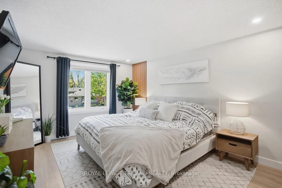 Photo 20 of 255 Highview Crescent, London, South O — HOMEH