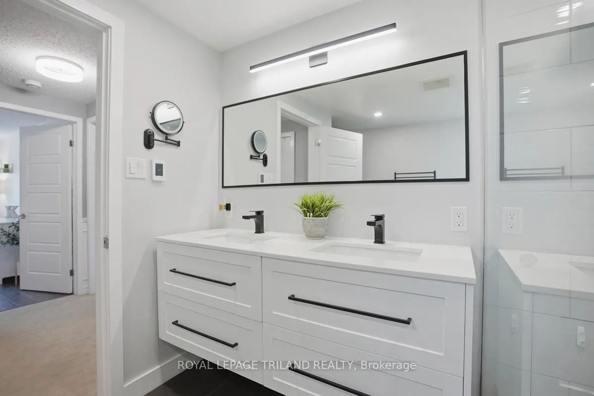 Photo 25 of 255 Highview Crescent, London, South O — HOMEH