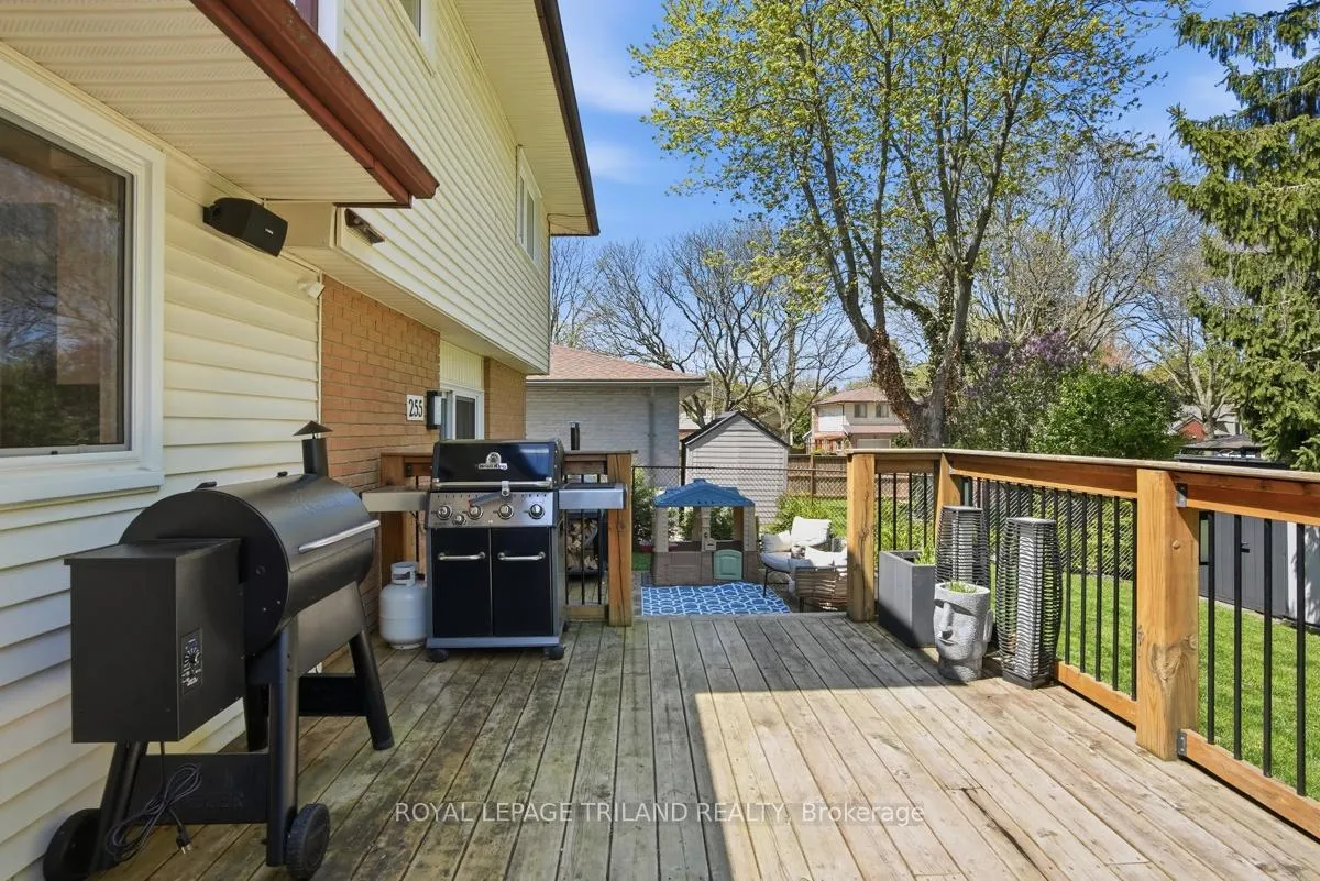 Photo 34 of 255 Highview Crescent, London, South O — HOMEH