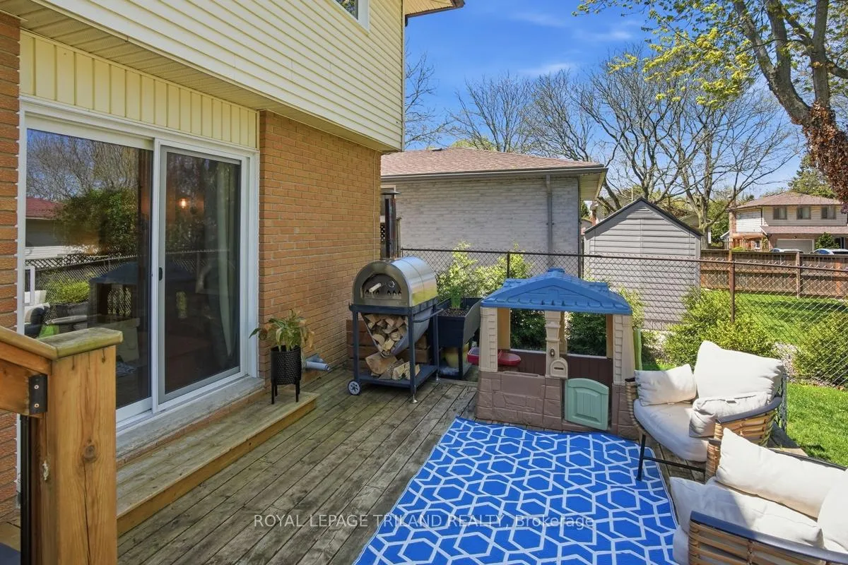 Photo 36 of 255 Highview Crescent, London, South O — HOMEH