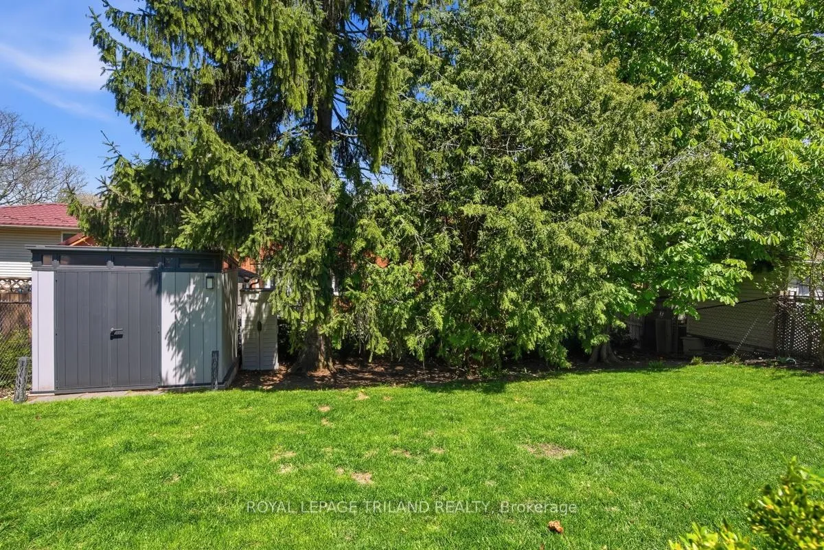Photo 37 of 255 Highview Crescent, London, South O — HOMEH