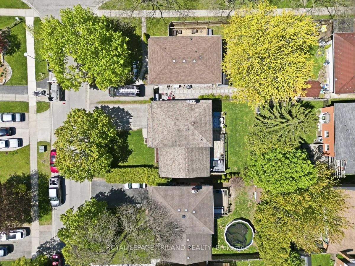 Photo 42 of 255 Highview Crescent, London, South O — HOMEH