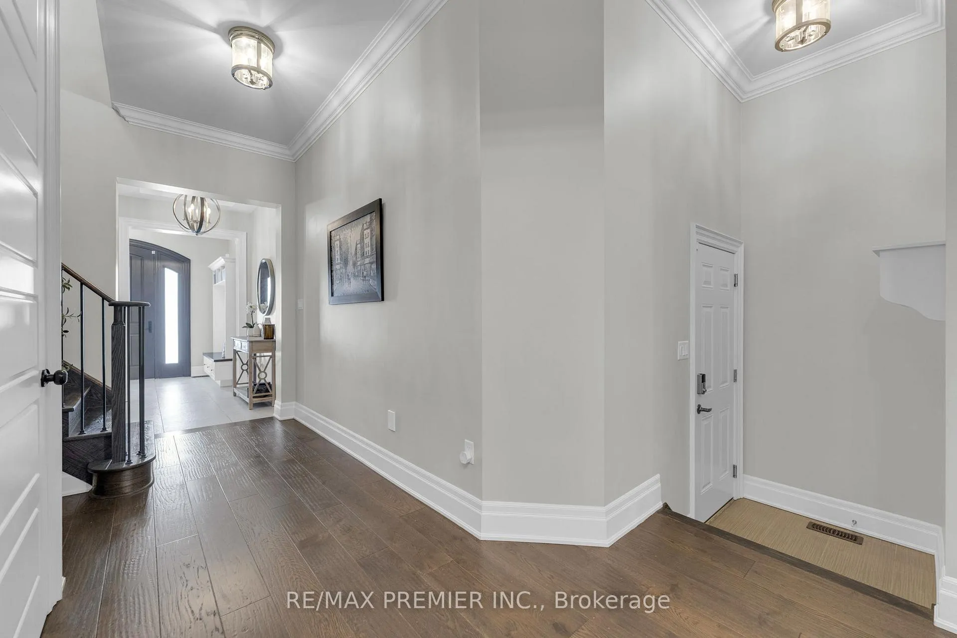 Photo 9 of 14 King Boulevard, King, King City — HOMEH