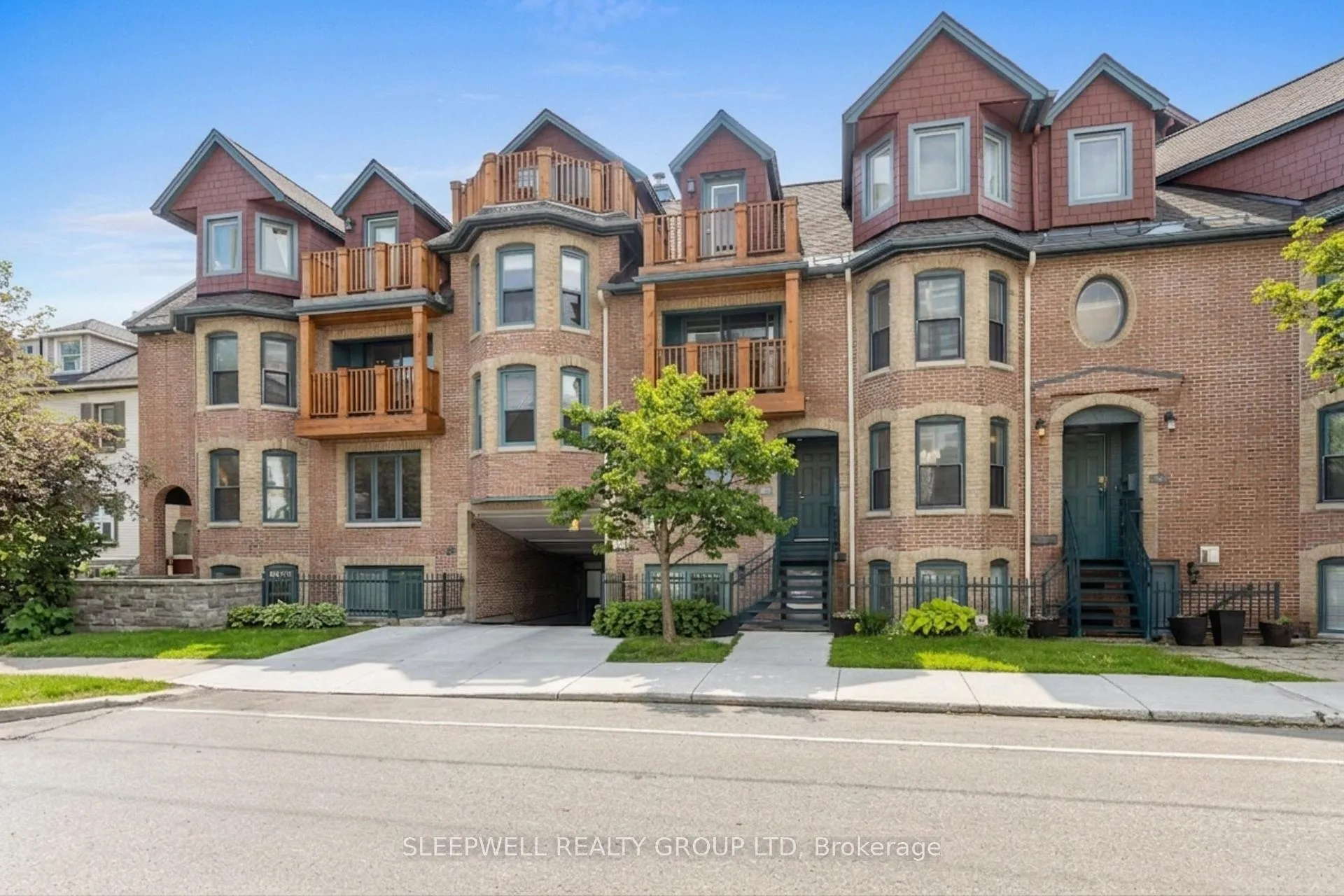 Front of Unit 1, 226 Wilbrod Street