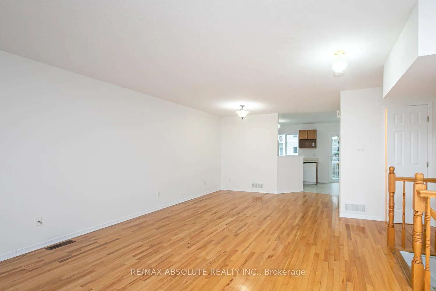 Photo 3 of 250 Gershwin Private, Ottawa, Westcliffe Estates — HOMEH