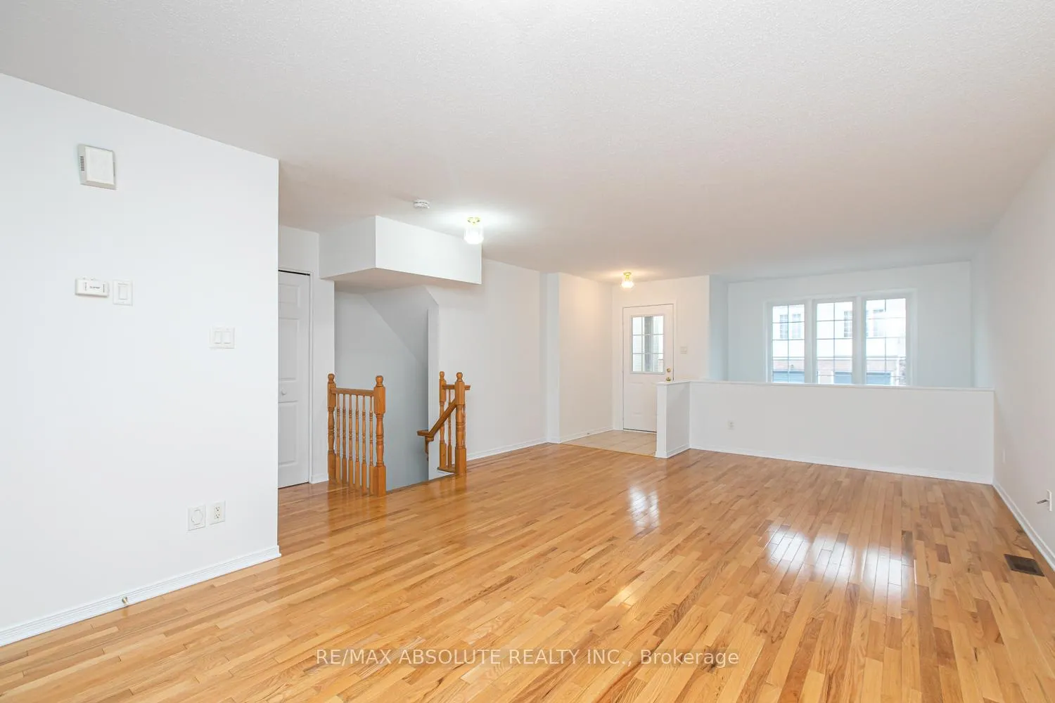Photo 5 of 250 Gershwin Private, Ottawa, Westcliffe Estates — HOMEH