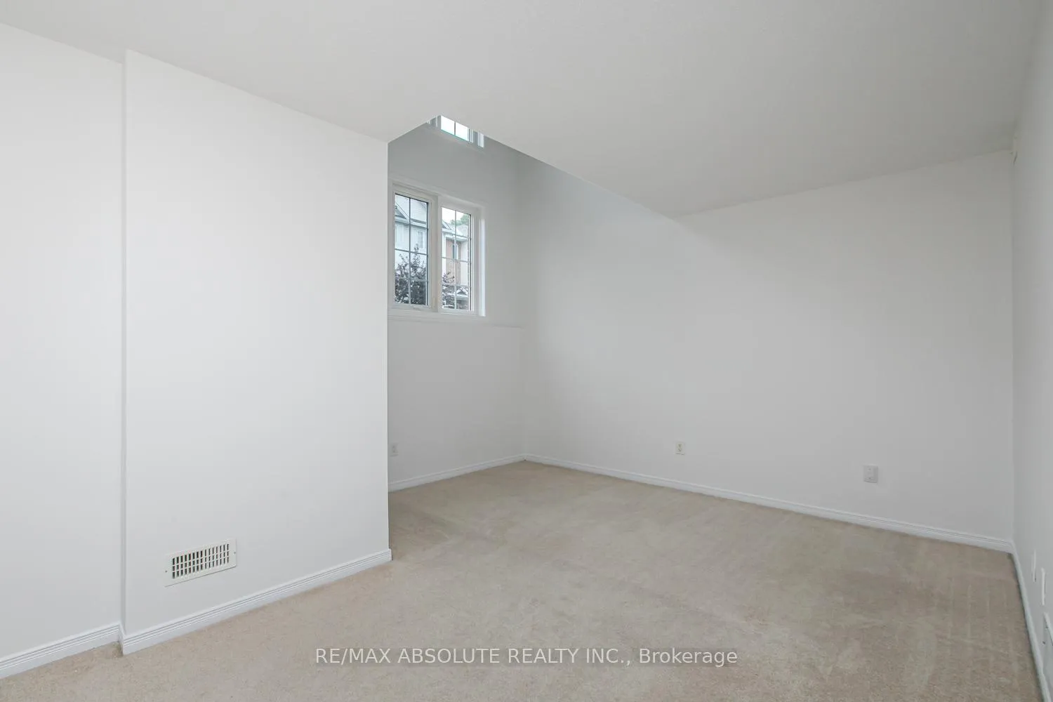 Photo 16 of 250 Gershwin Private, Ottawa, Westcliffe Estates — HOMEH
