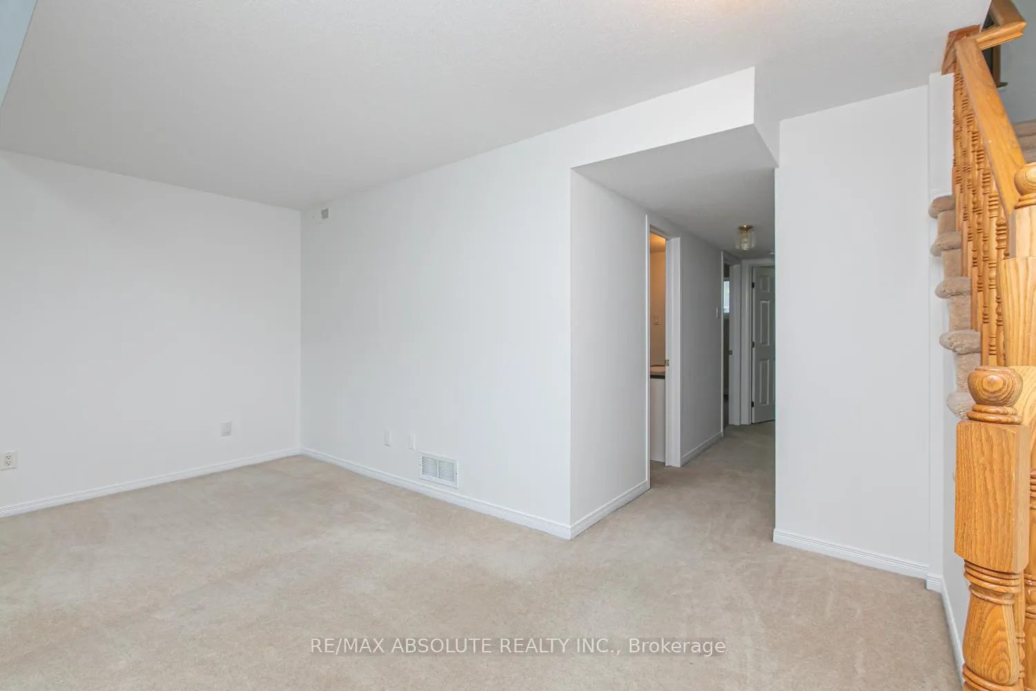 Photo 19 of 250 Gershwin Private, Ottawa, Westcliffe Estates — HOMEH
