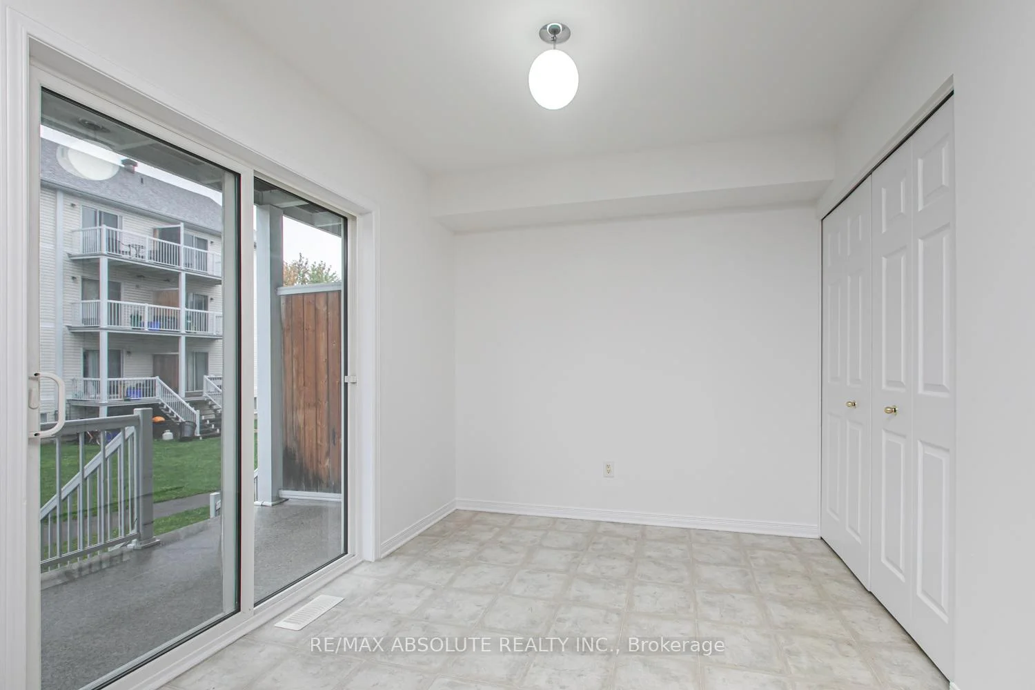 Photo 14 of 250 Gershwin Private, Ottawa, Westcliffe Estates — HOMEH