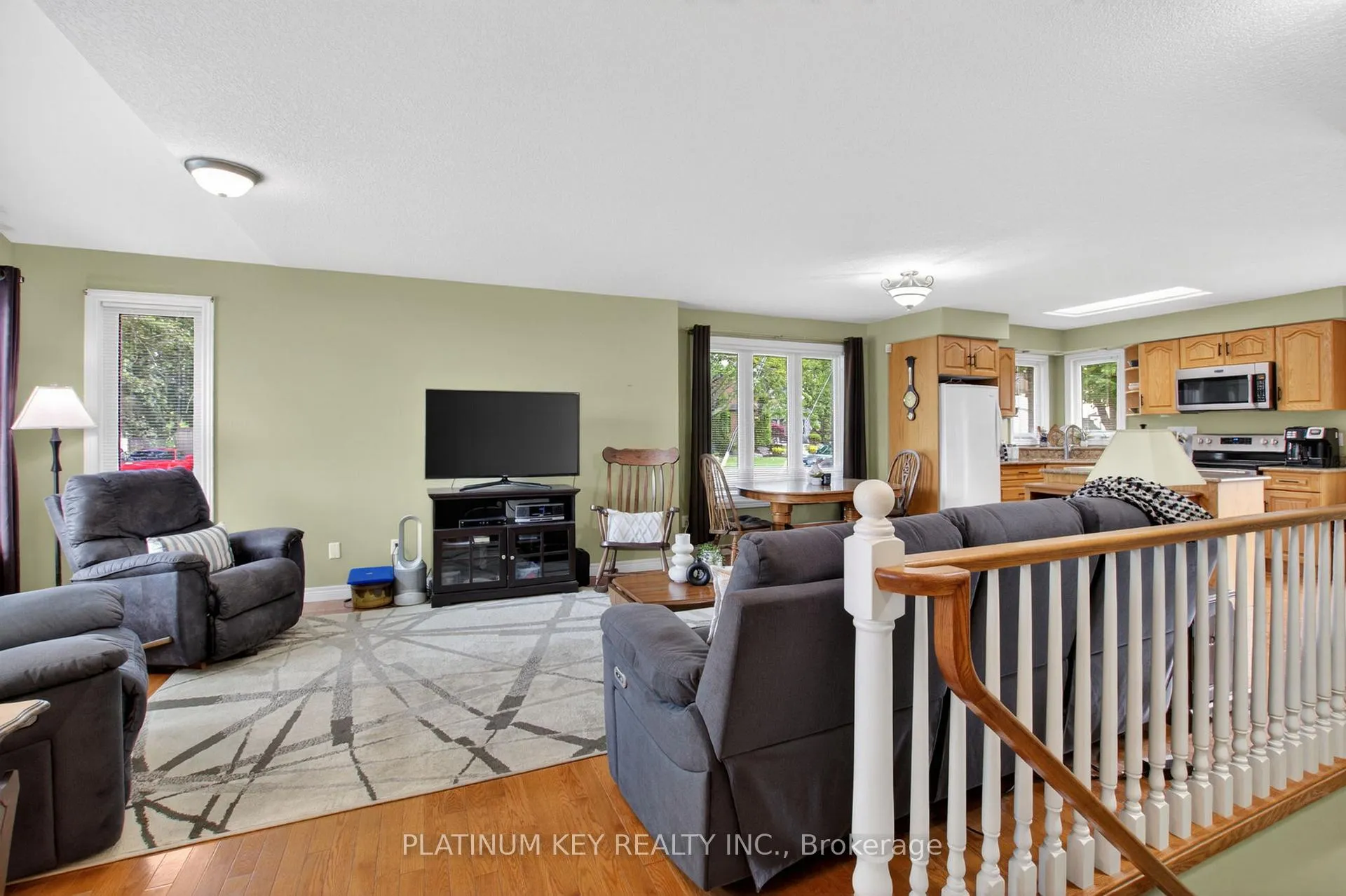 Photo 4 of 441 Drury Lane, Strathroy-Caradoc, NW — HOMEH