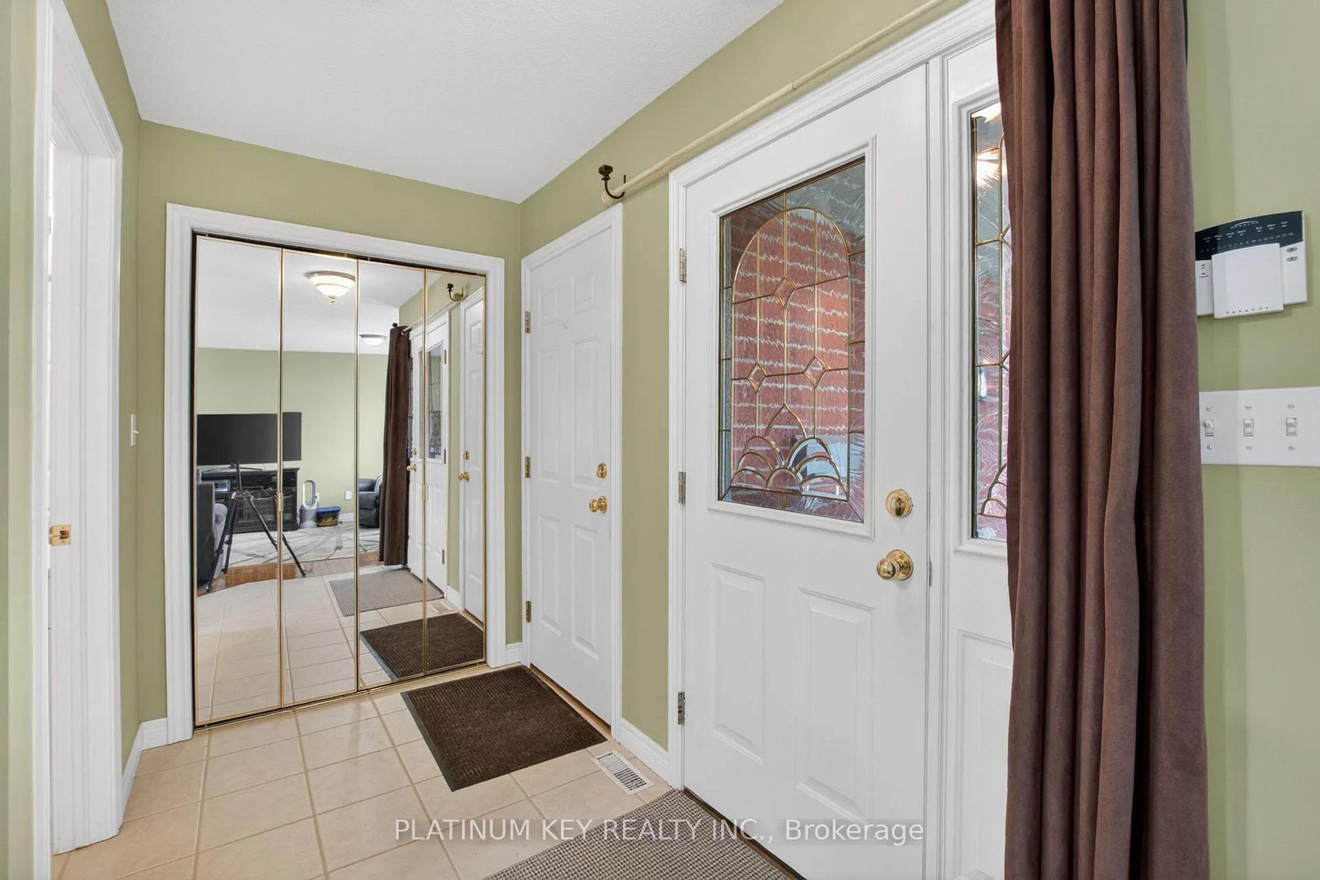 Photo 5 of 441 Drury Lane, Strathroy-Caradoc, NW — HOMEH