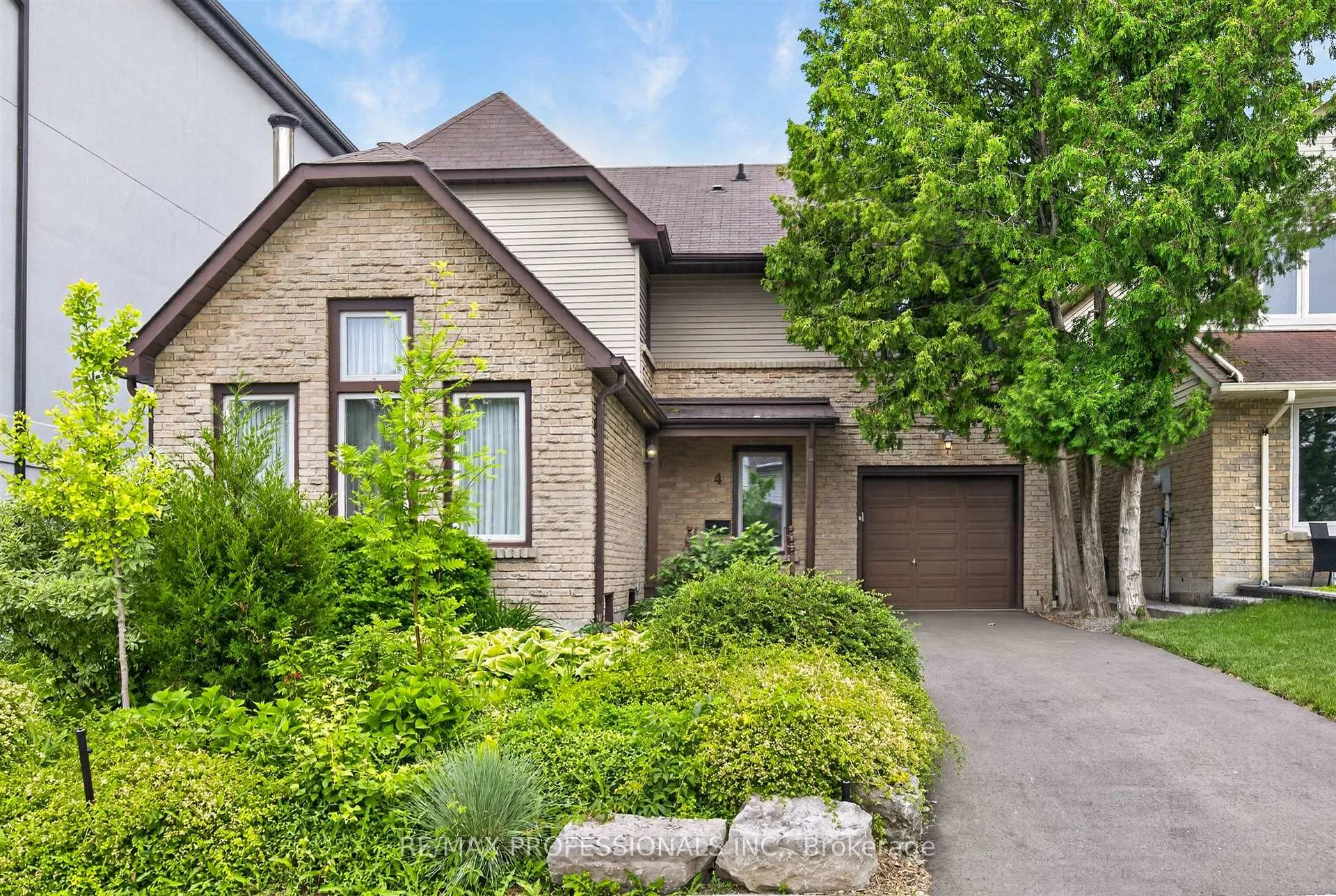 Photo 1 of 4 Bigham Crescent, Etobicoke, Eringate-Centennial-West Deane — HOMEH